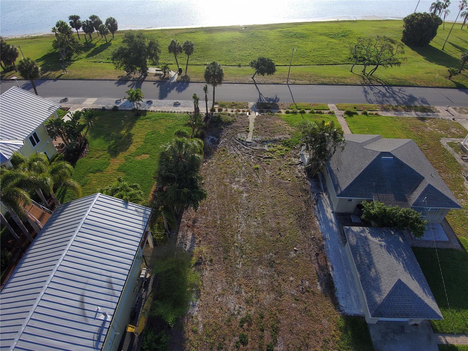 1817 BEACH DR SE — photo 18