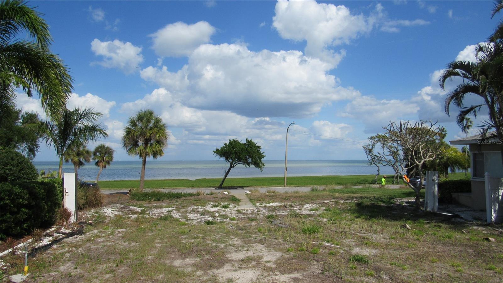 1817 BEACH DR SE — photo 9