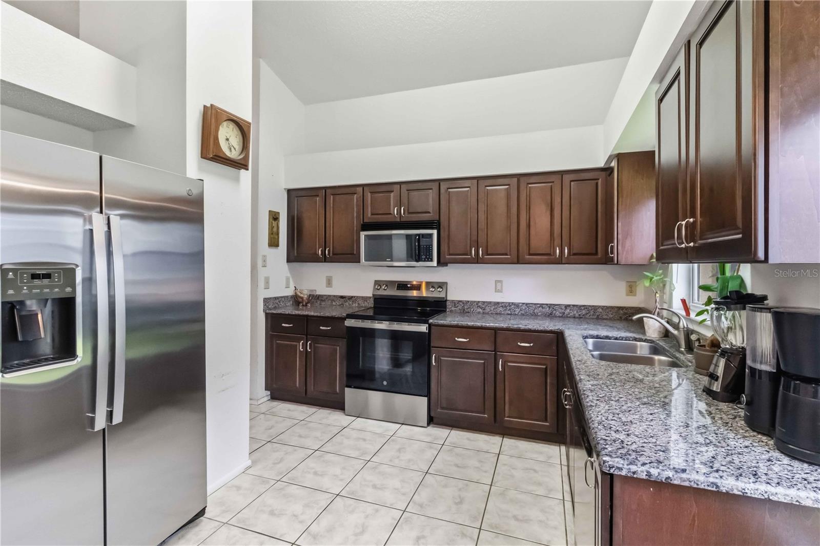 13437 BEECHBERRY DR — photo 11