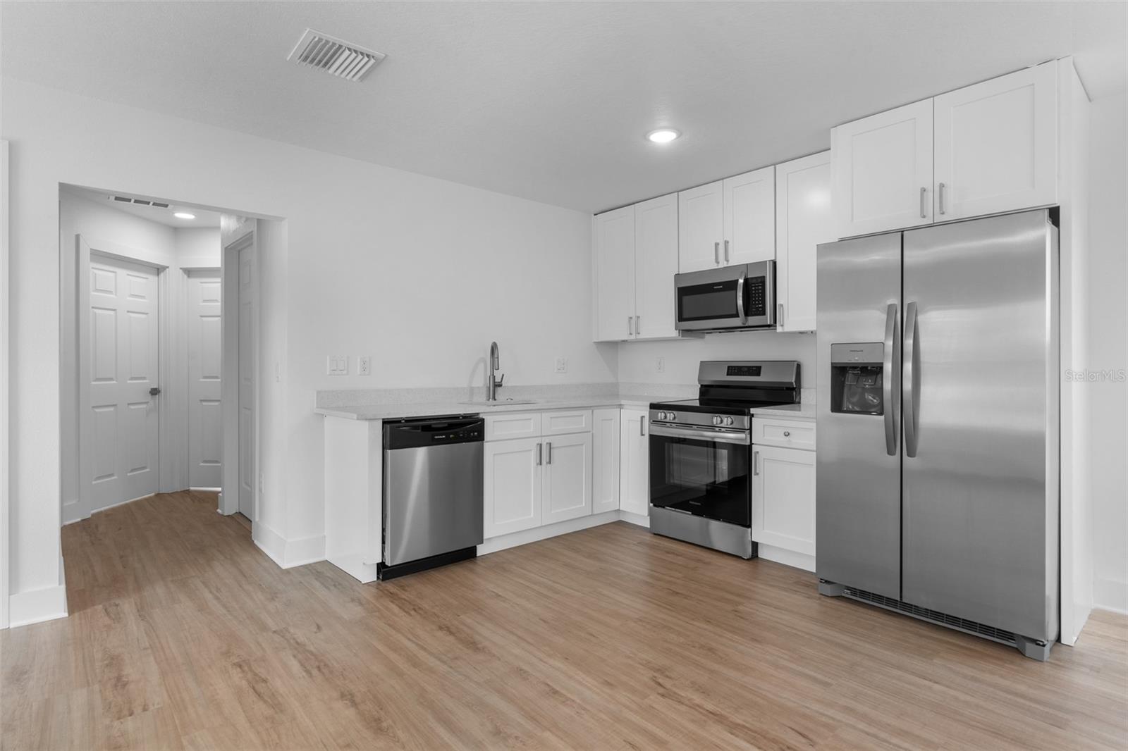 505 43RD ST S #505 1/2 — photo 5