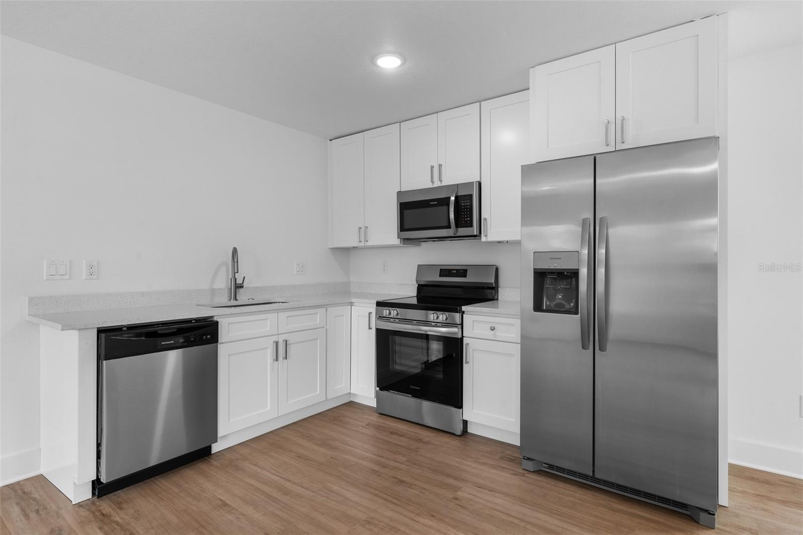 505 43RD ST S #505 1/2 — photo 3