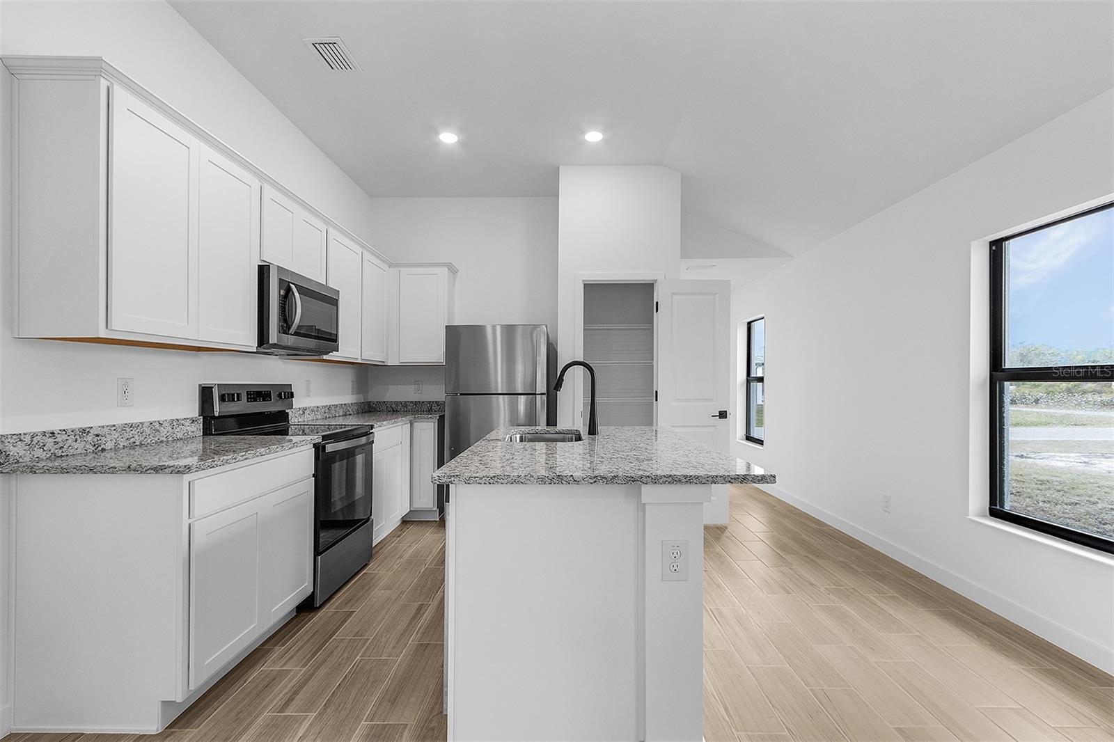 2817 SNUG ST — photo 5