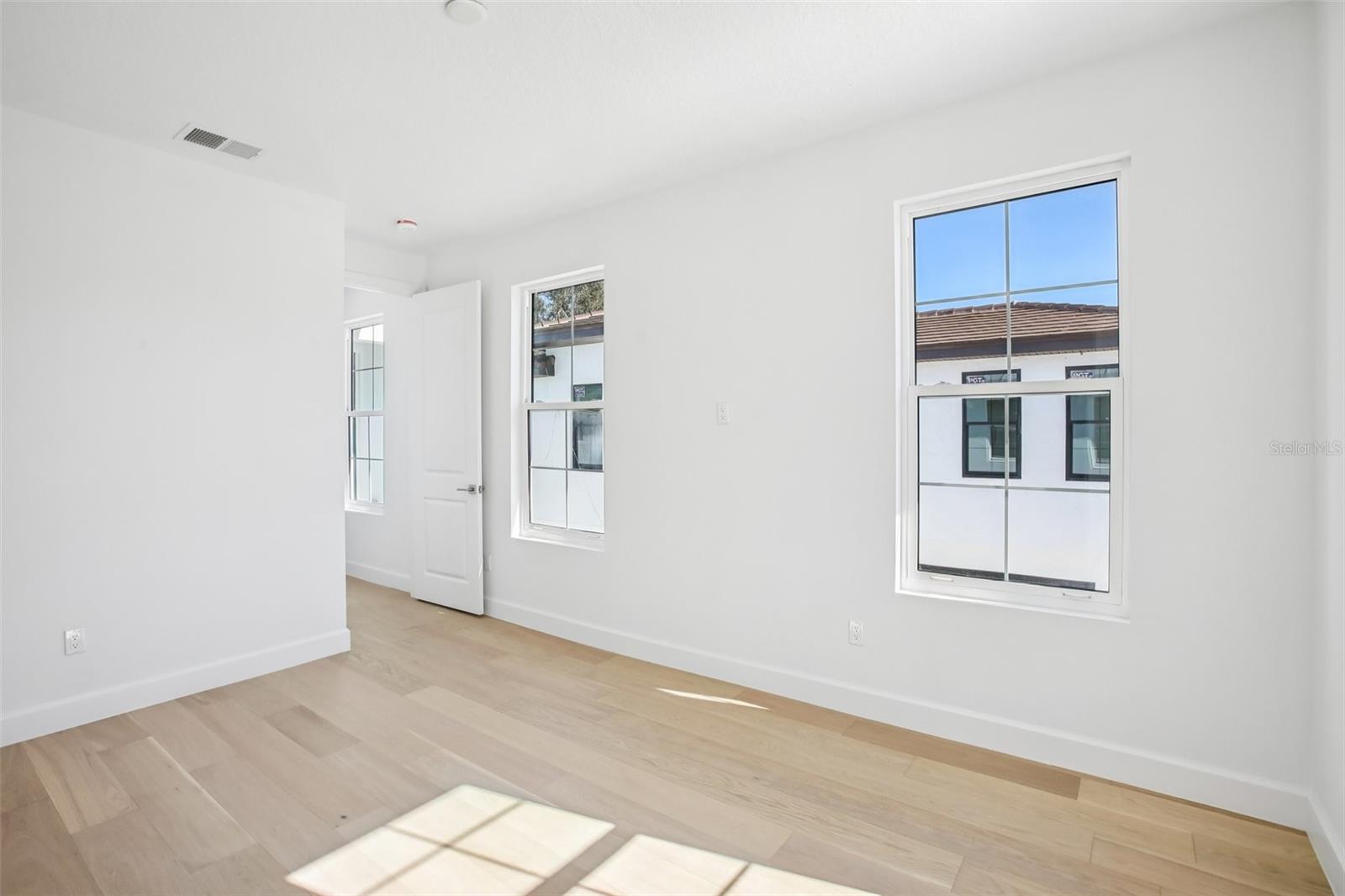 126 RICARDO WAY NE — photo 35