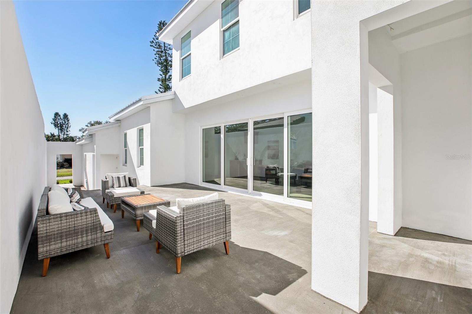 126 RICARDO WAY NE — photo 4