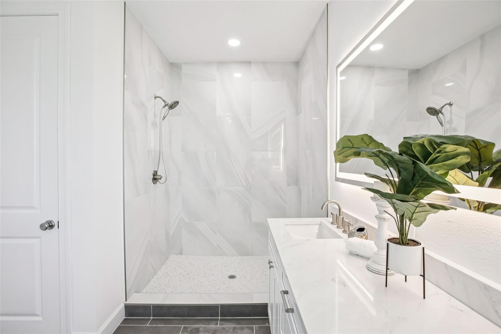 126 RICARDO WAY NE — photo 39