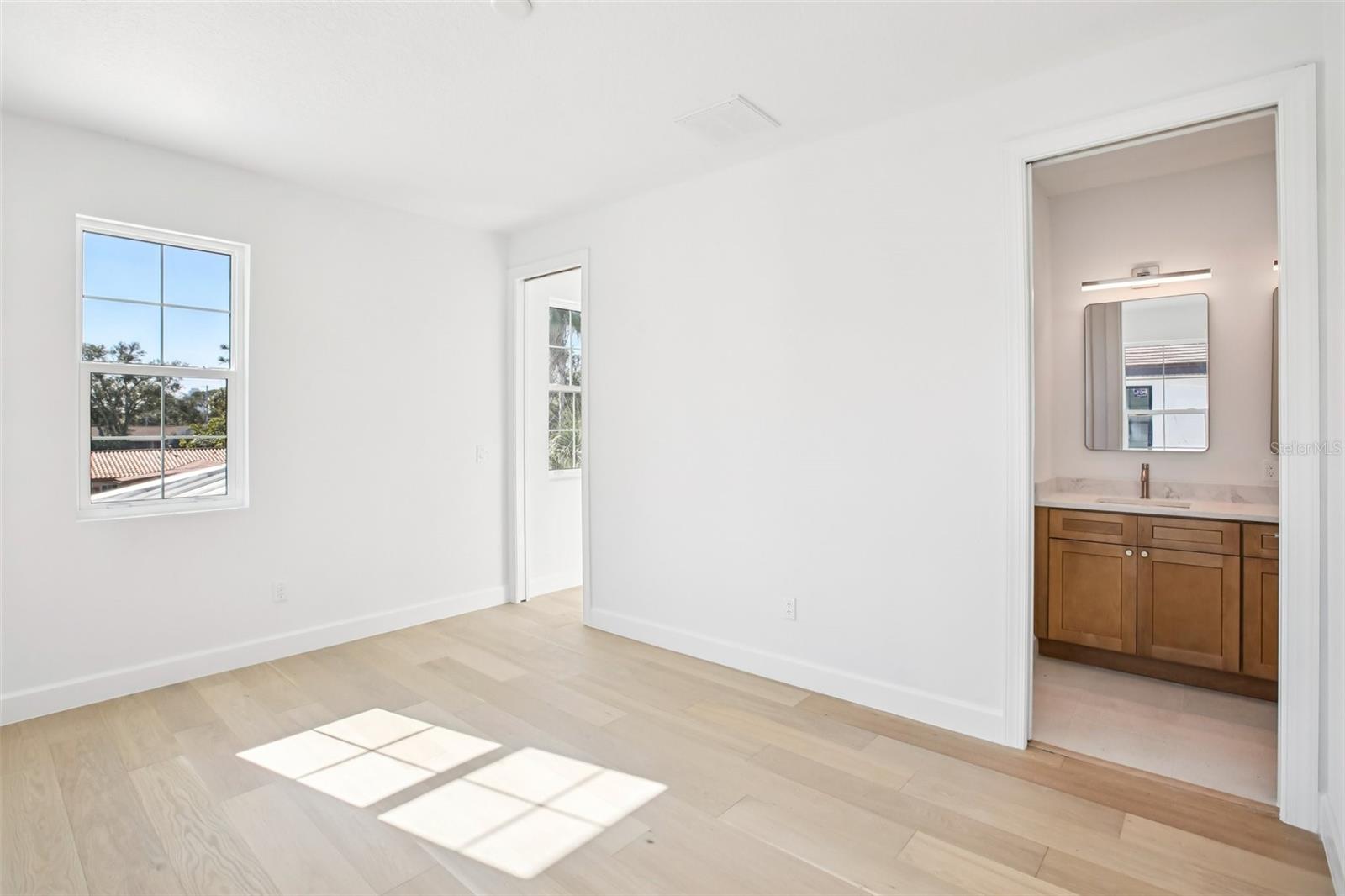 126 RICARDO WAY NE — photo 34
