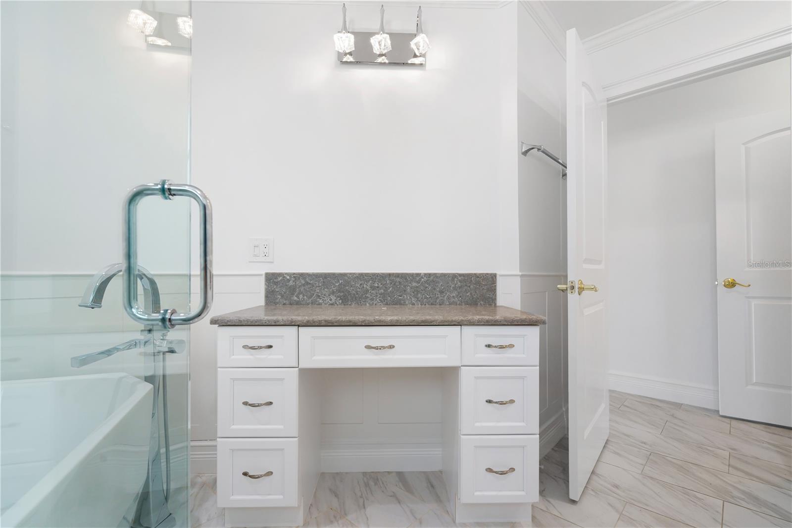3924 VERSAILLES DR — photo 20