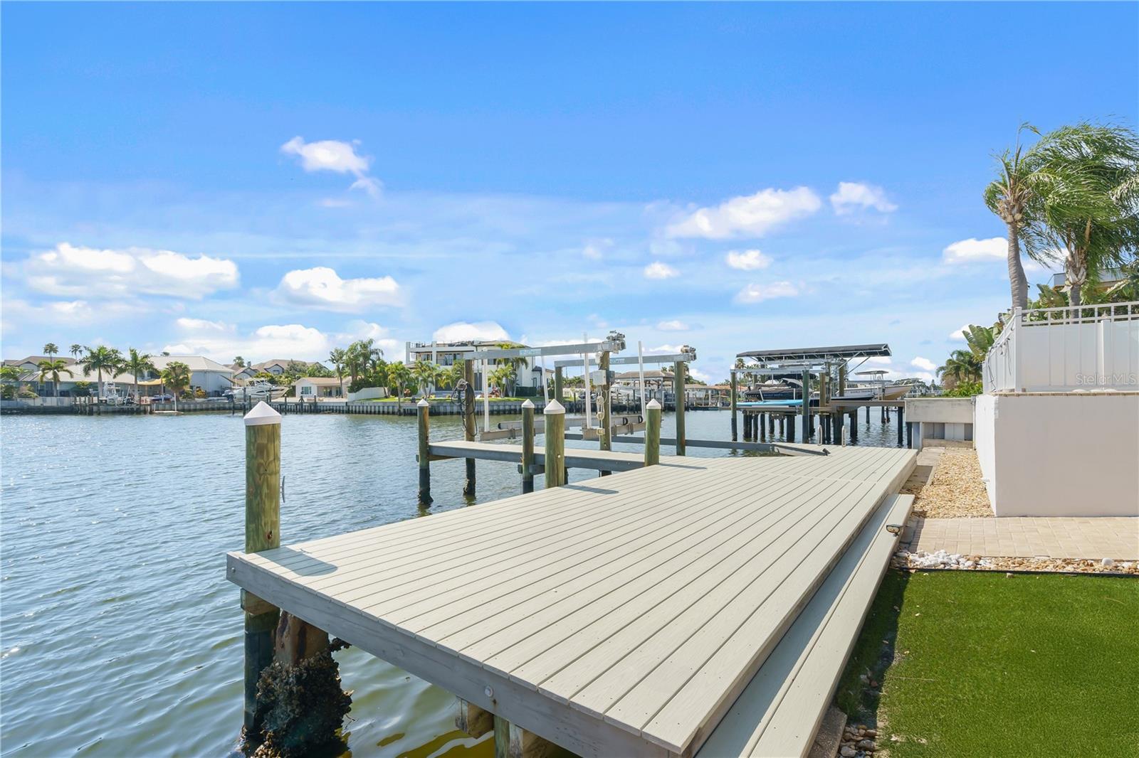 3924 VERSAILLES DR — photo 34
