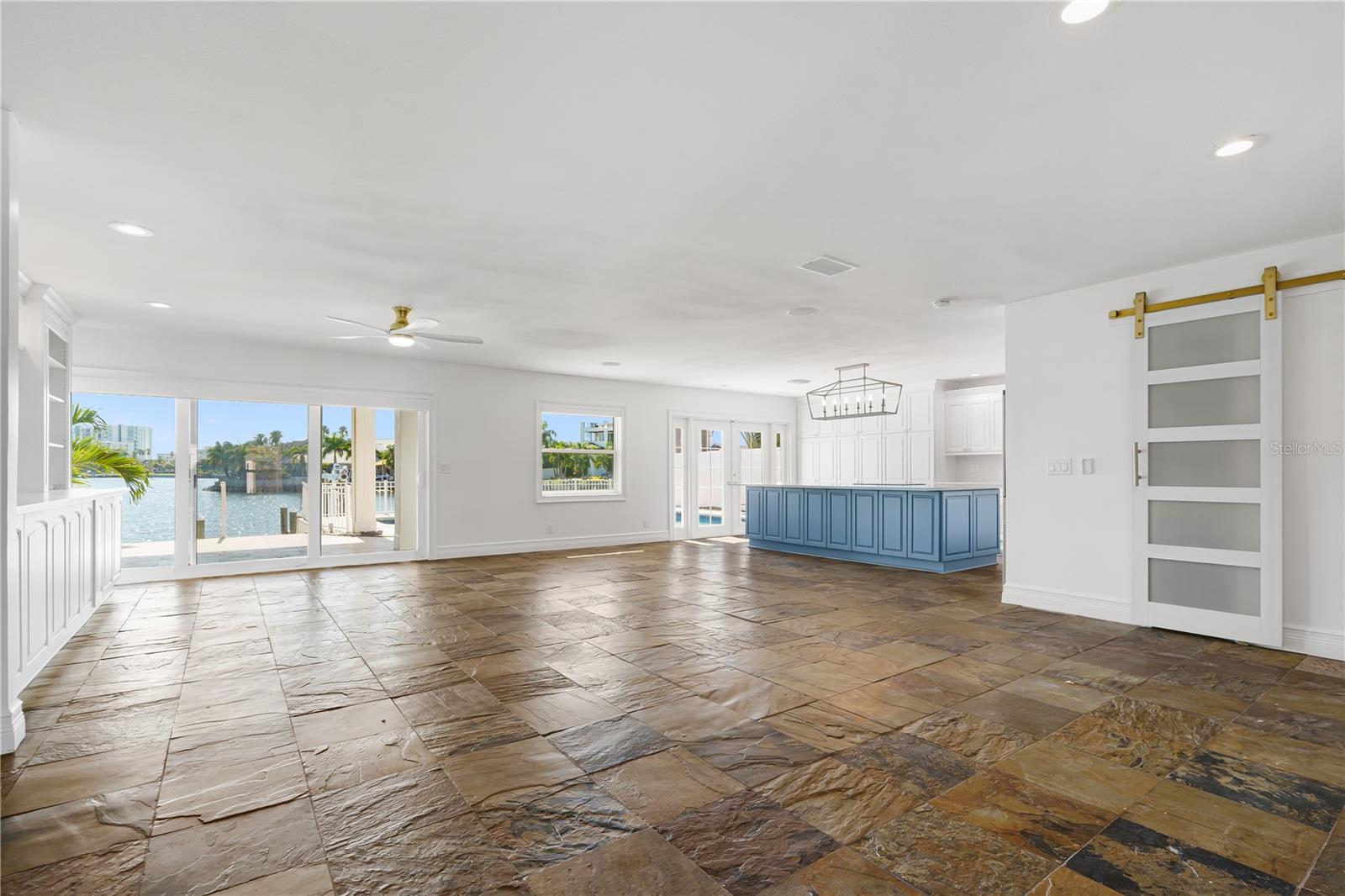 3924 VERSAILLES DR — photo 4