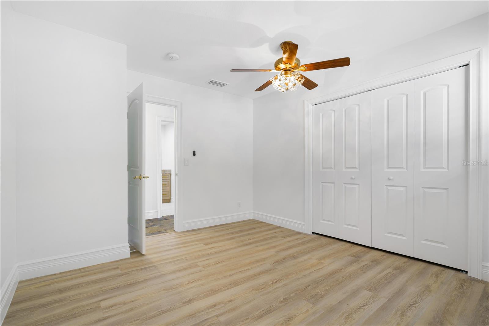 3924 VERSAILLES DR — photo 14