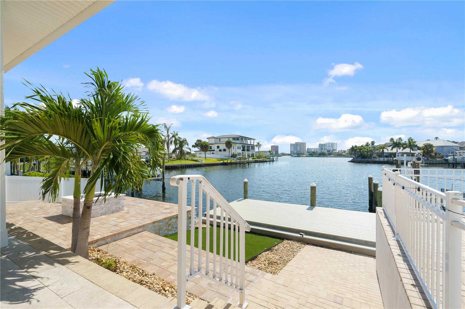 3924 VERSAILLES DR — photo 31