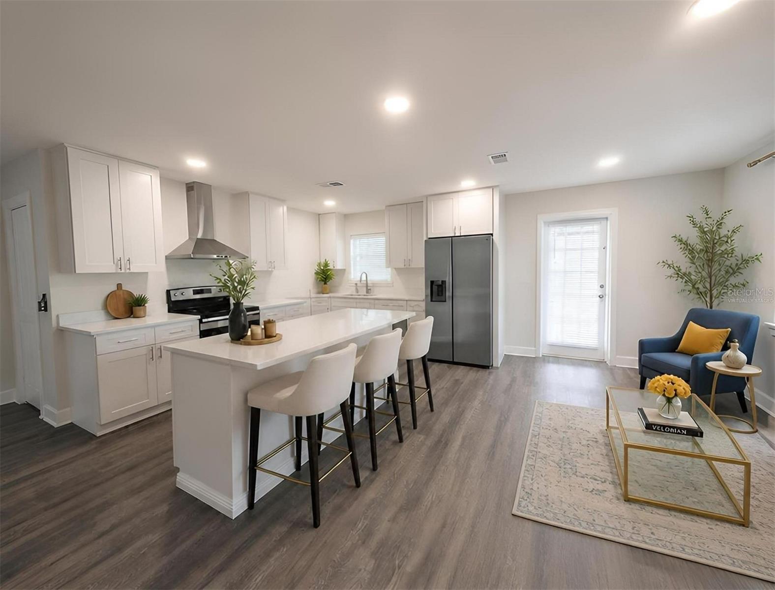 3902 W PAXTON AVE — photo 3