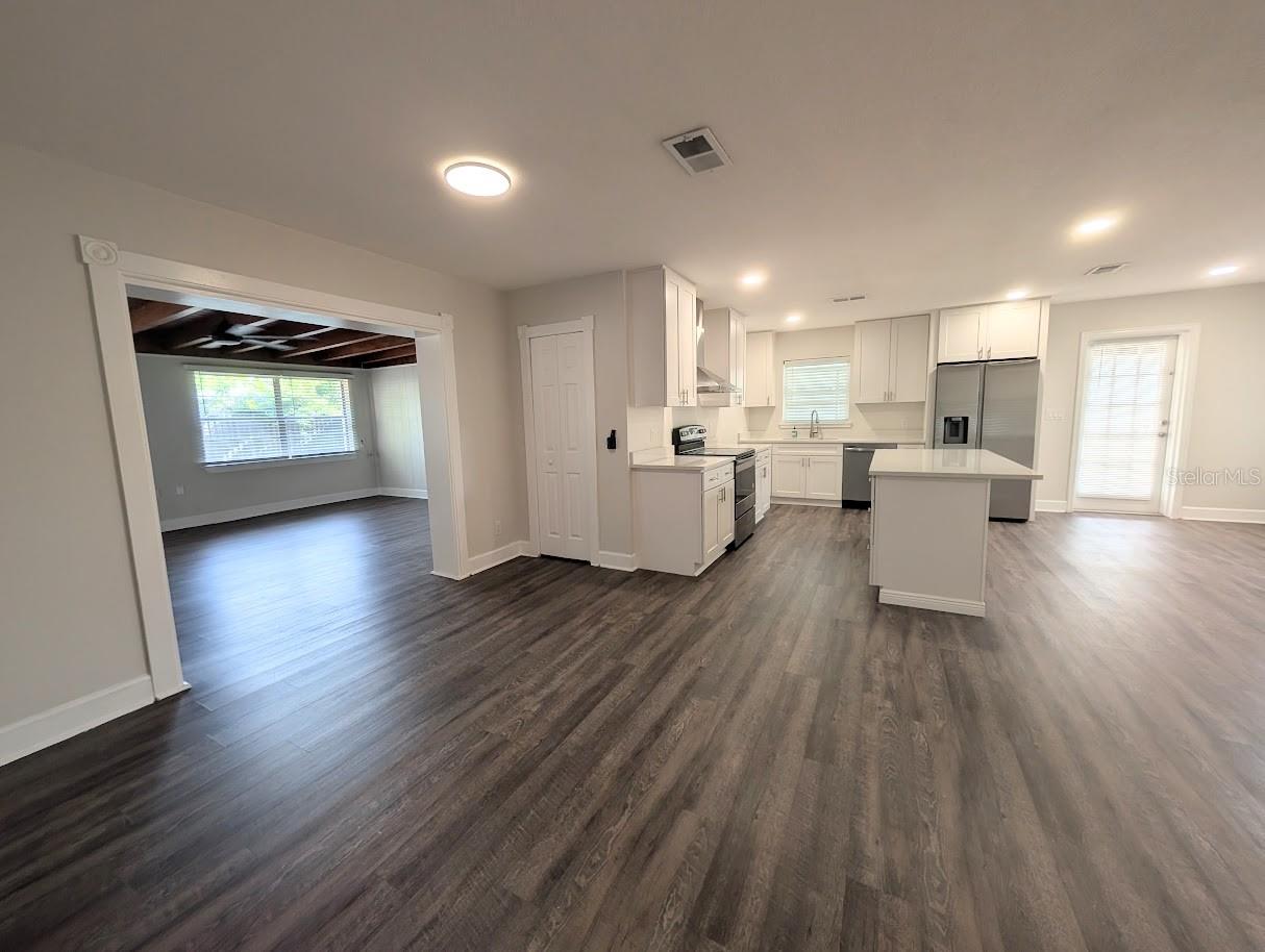 3902 W PAXTON AVE — photo 8