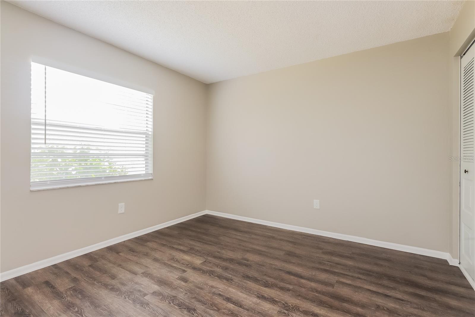1002 PINEHAVEN CT — photo 12