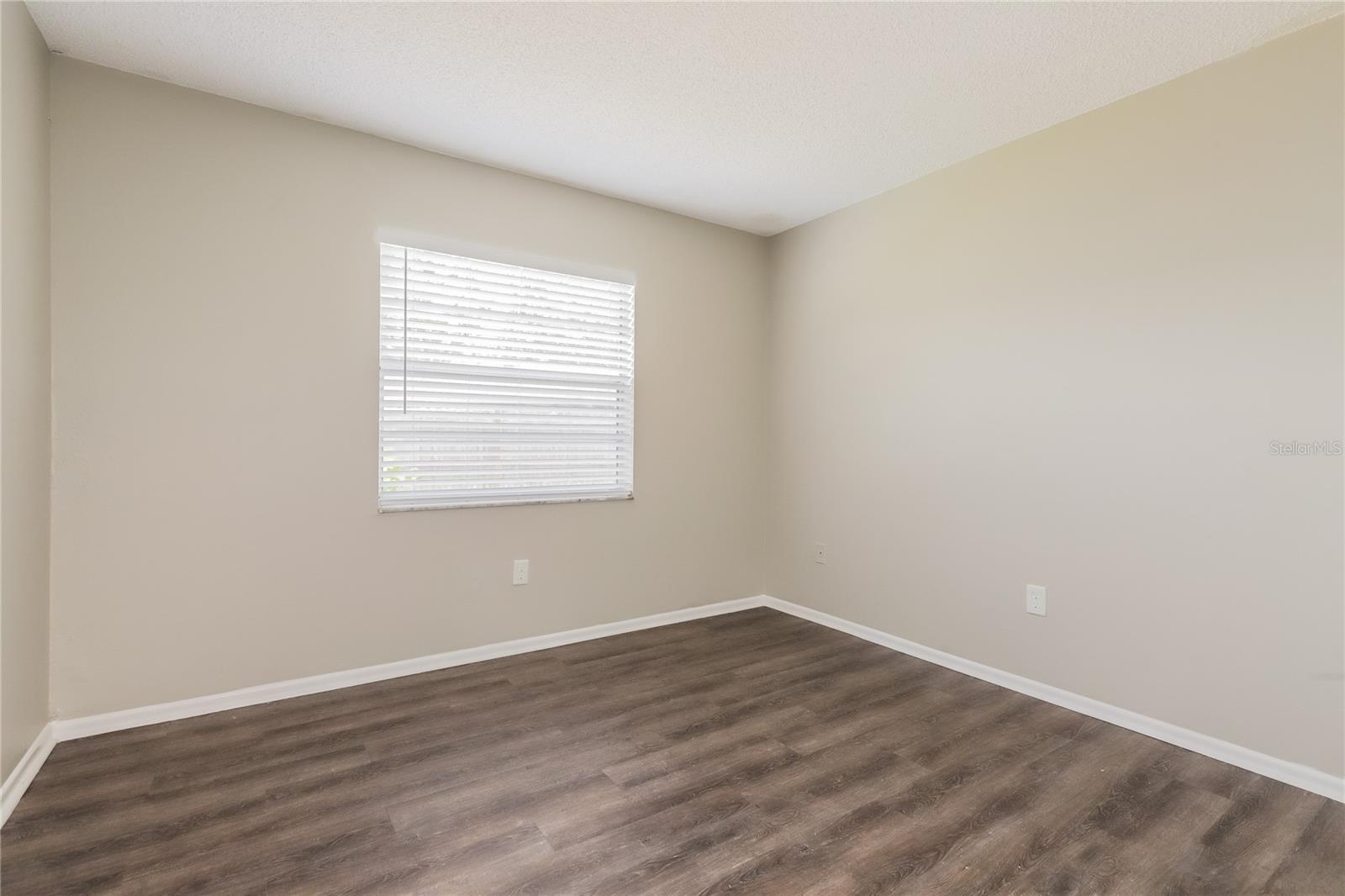 1002 PINEHAVEN CT — photo 11