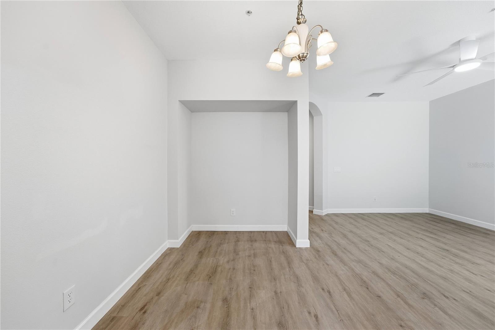 1346 GRANTHAM DR — photo 9