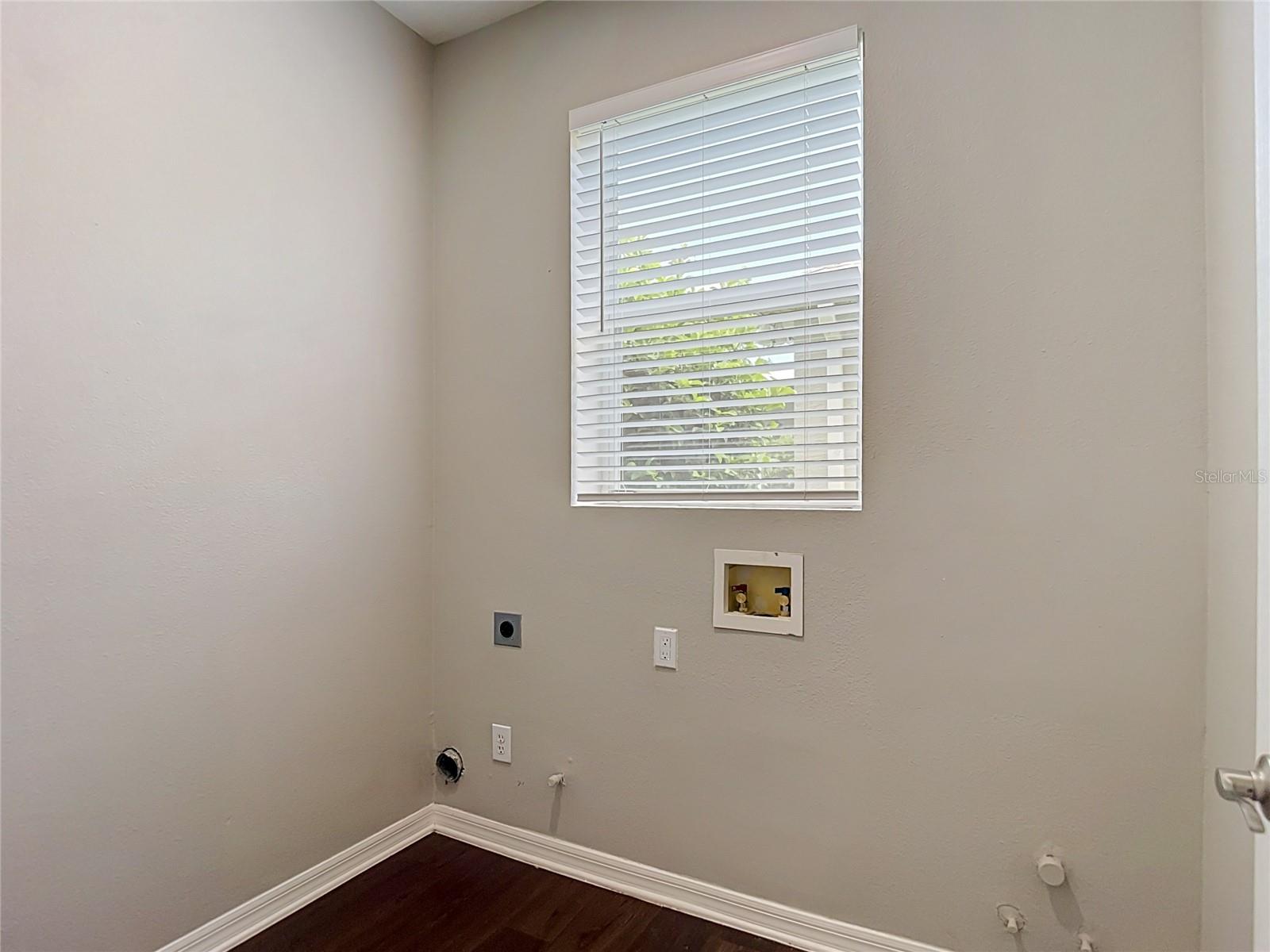 10739 EVENINGWOOD CT — photo 38