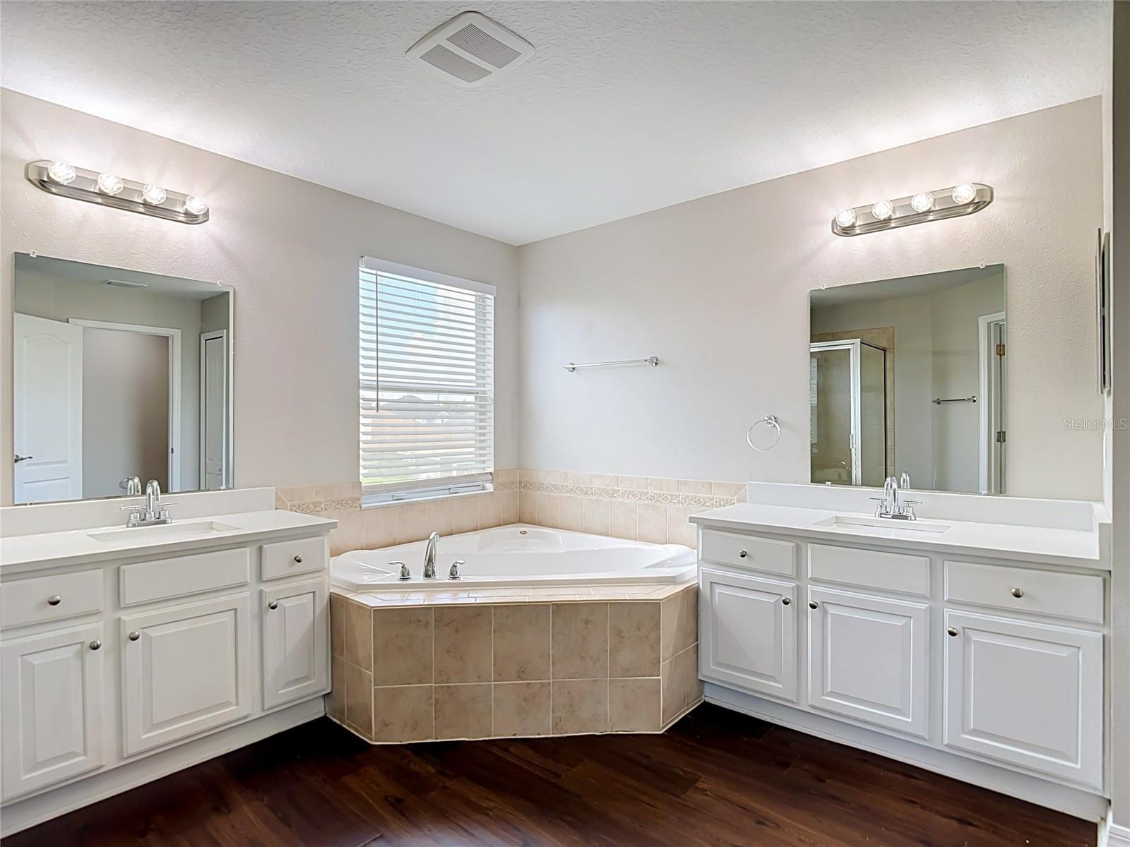 10739 EVENINGWOOD CT — photo 27