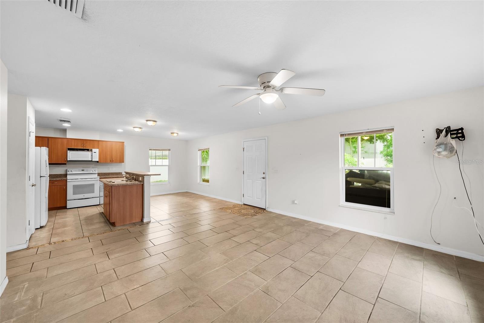 5451 MAC ARTHUR AVE — photo 4