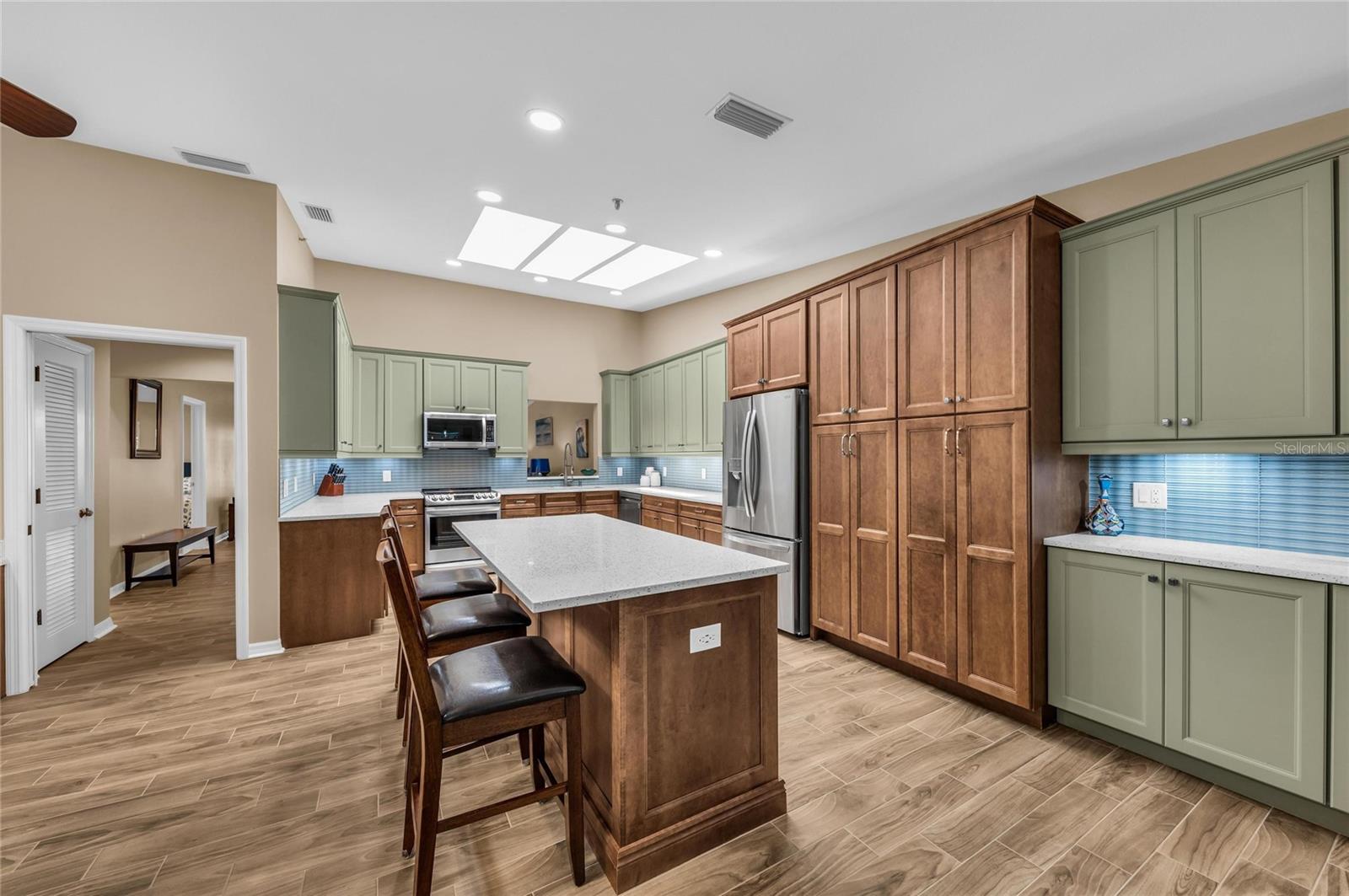 2350 HARBOUR OAKS DR — photo 13