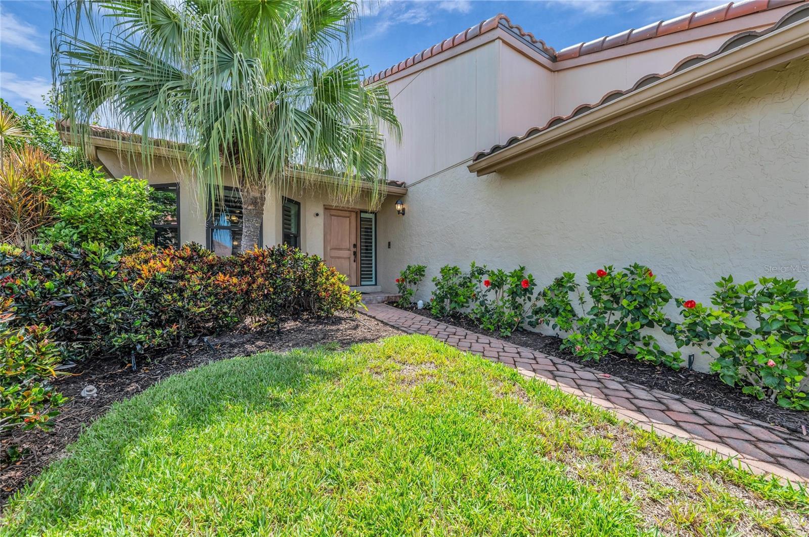 2350 HARBOUR OAKS DR — photo 3