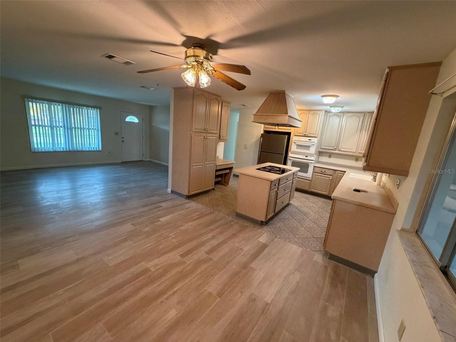 8228 SAN JACINTO AVE — photo 6