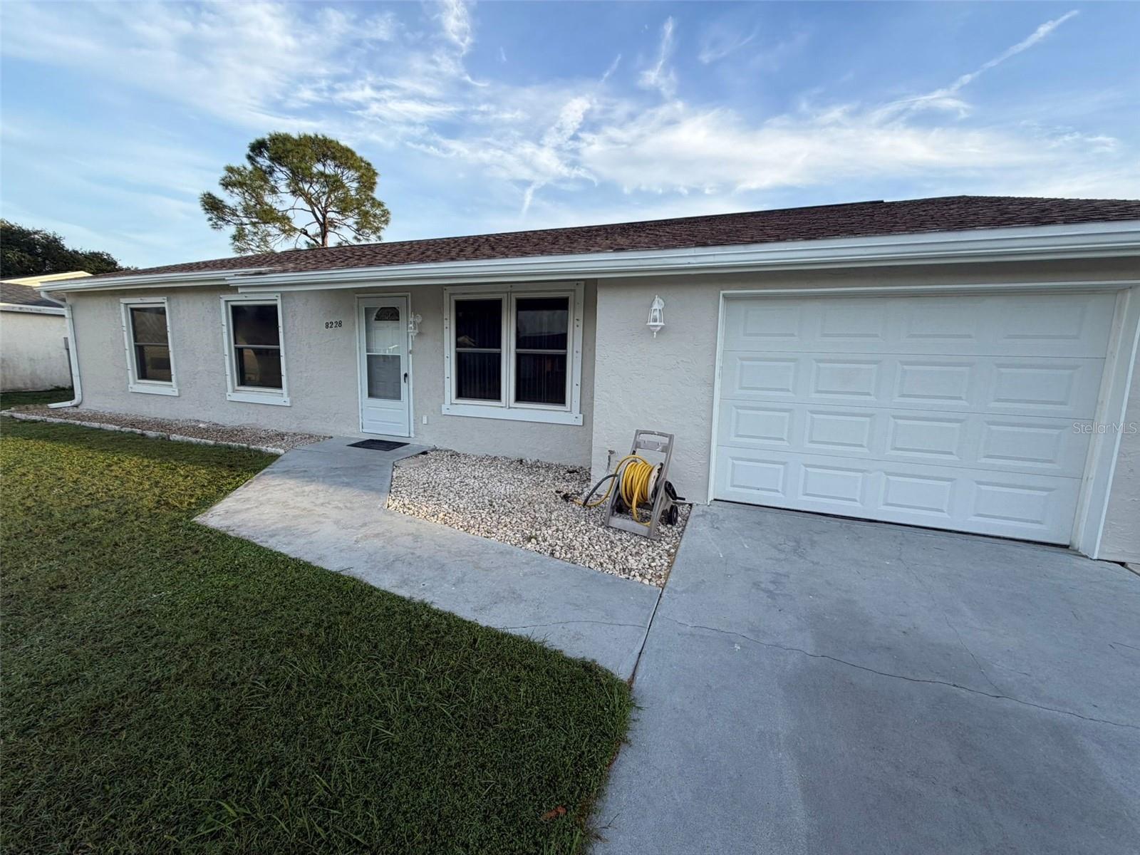 8228 SAN JACINTO AVE — photo 2