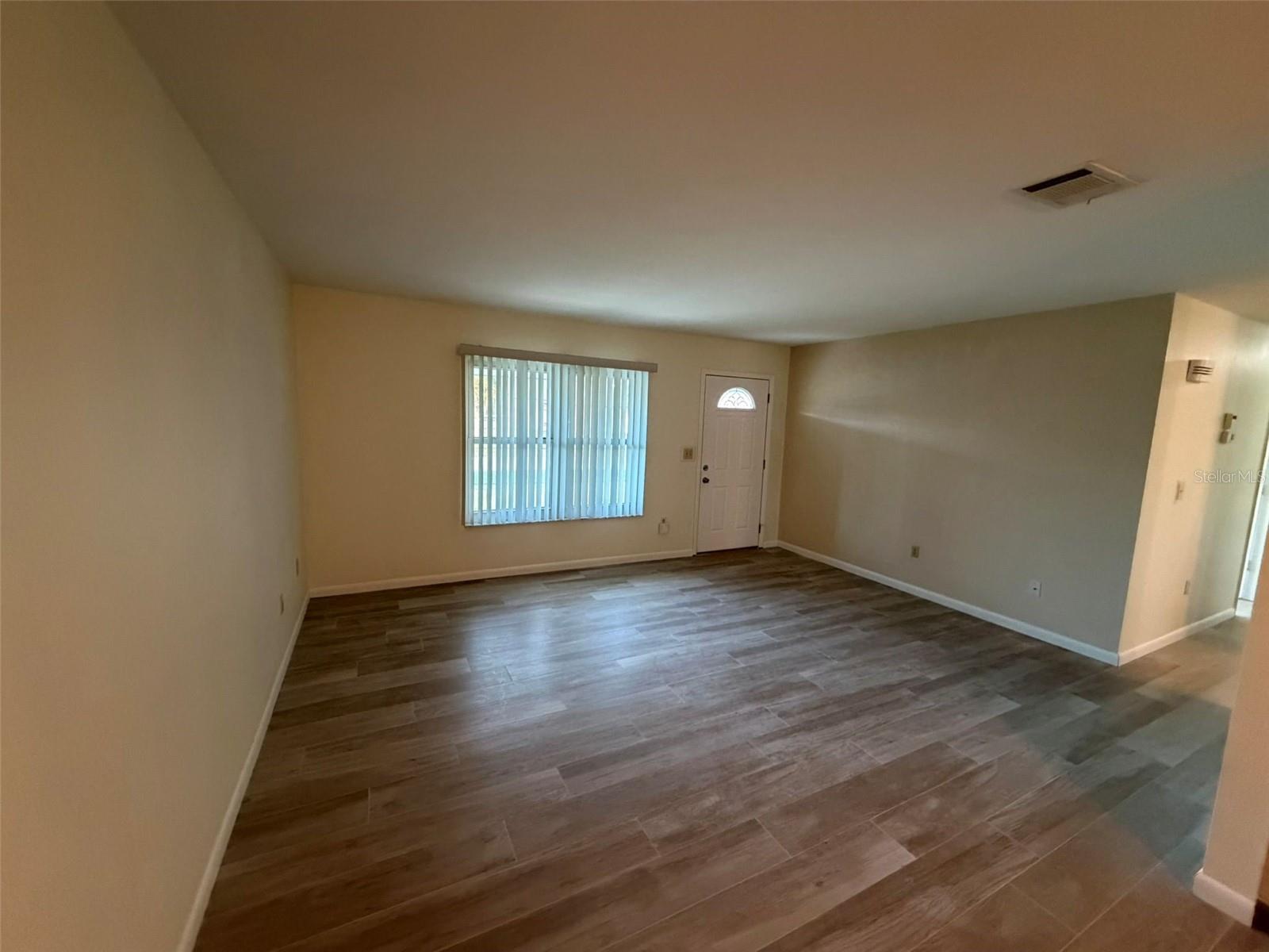 8228 SAN JACINTO AVE — photo 4