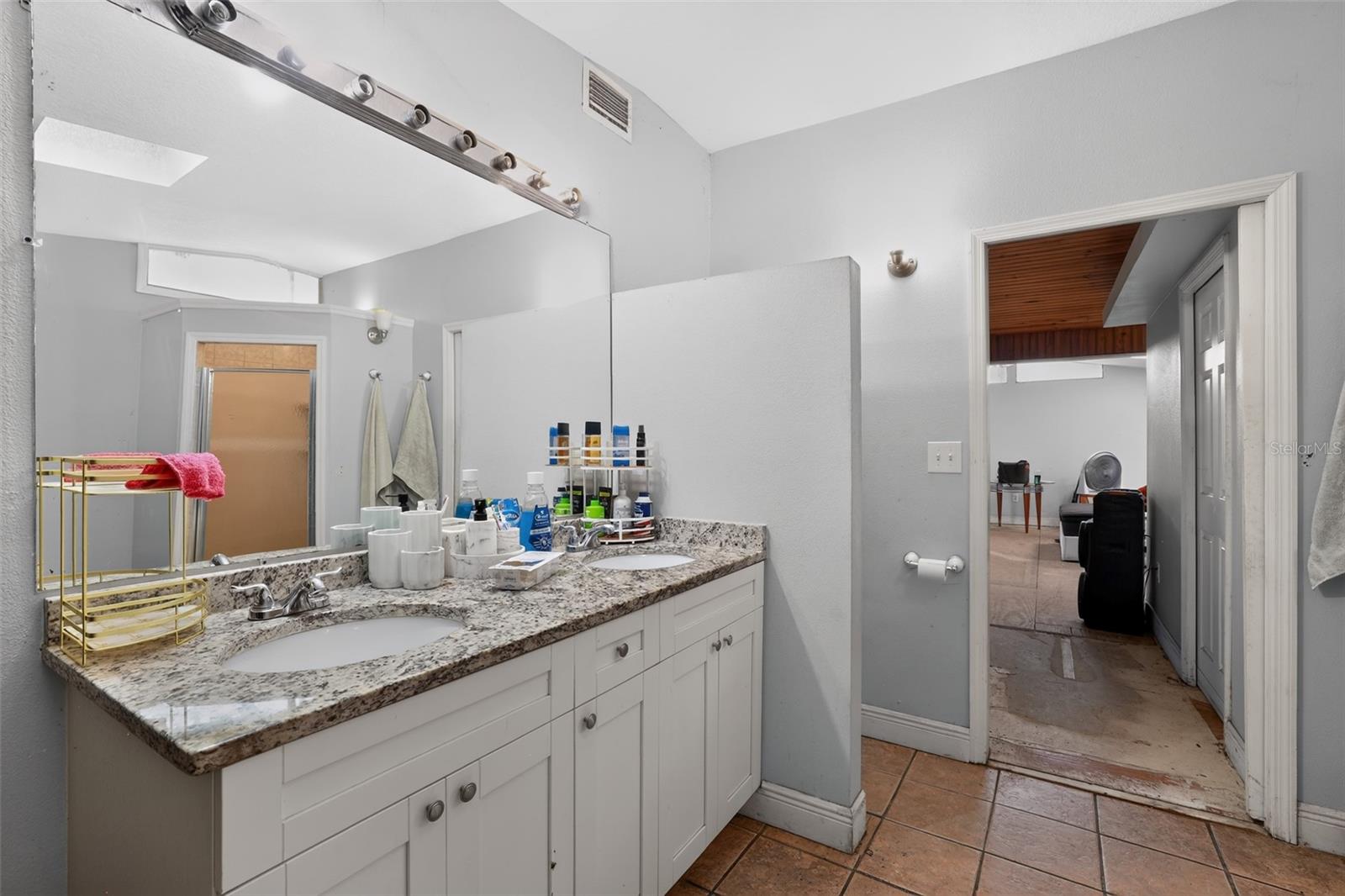 10109 MAIN ST — photo 22