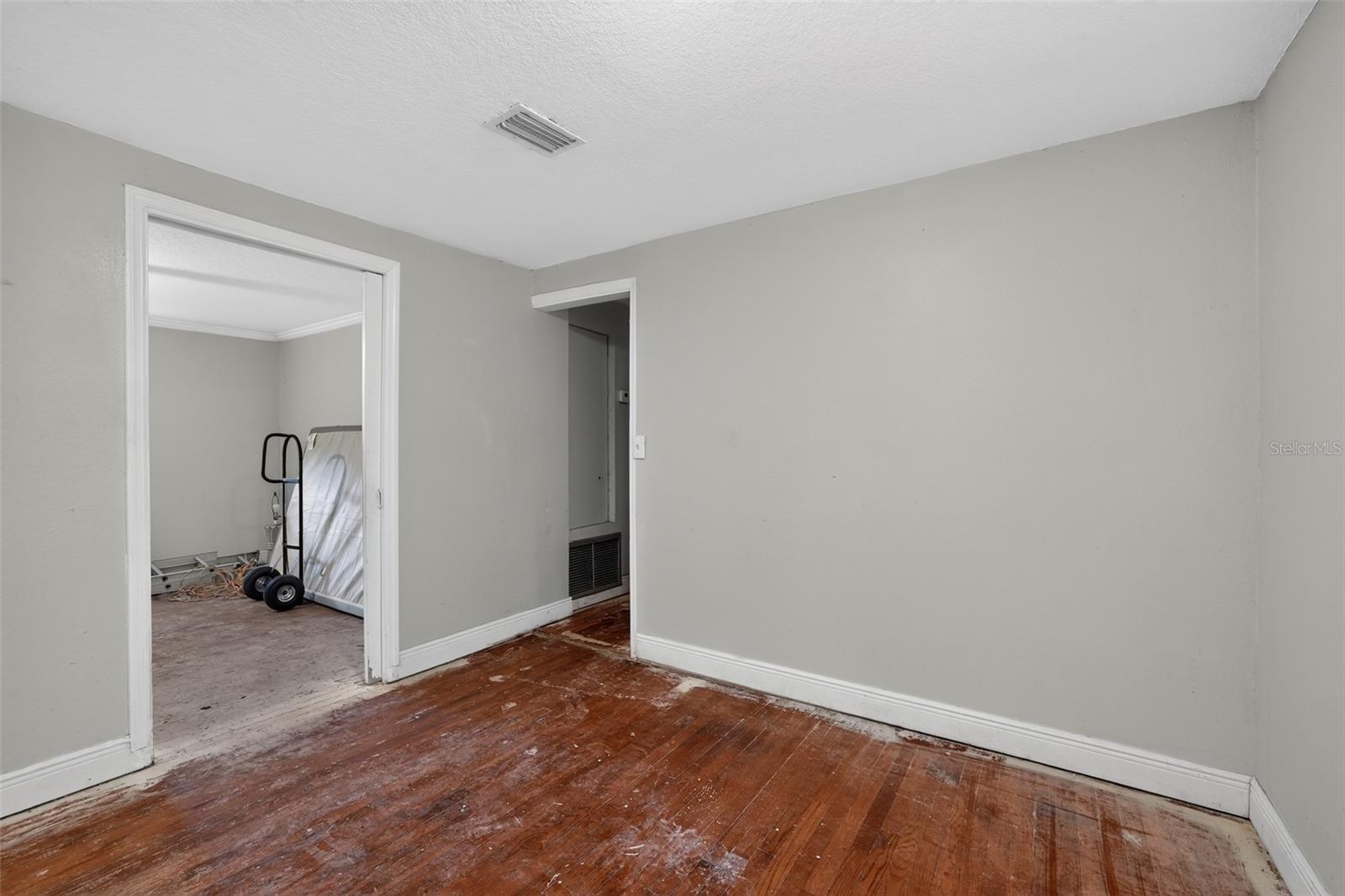 10109 MAIN ST — photo 19