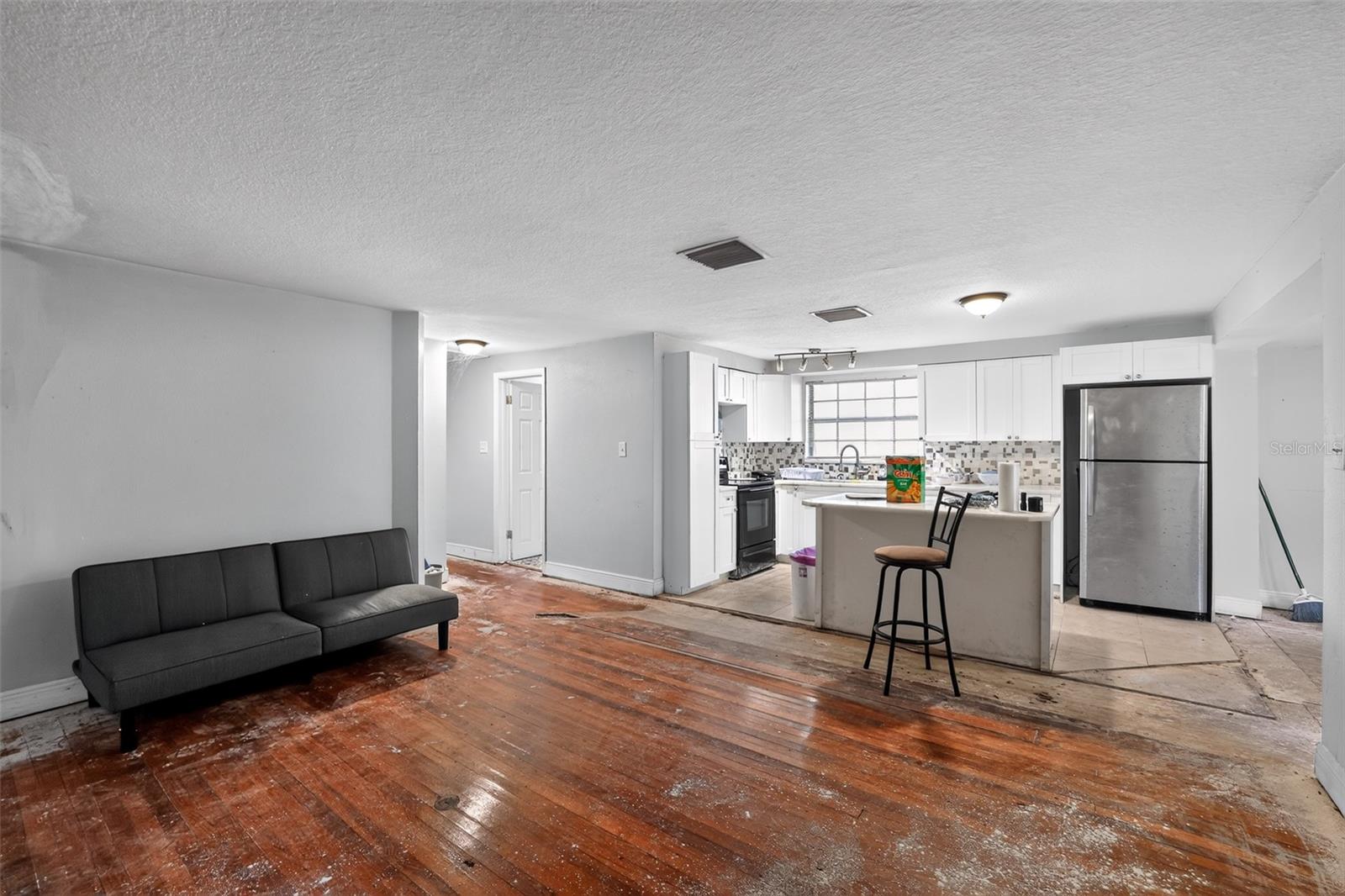 10109 MAIN ST — photo 5