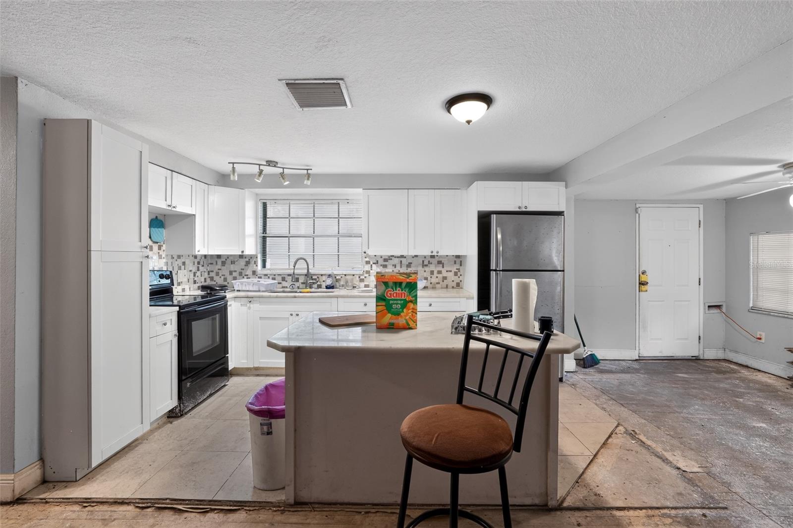 10109 MAIN ST — photo 11
