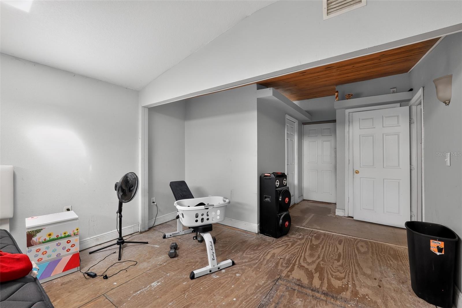 10109 MAIN ST — photo 18