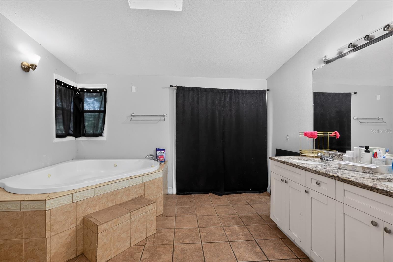 10109 MAIN ST — photo 26