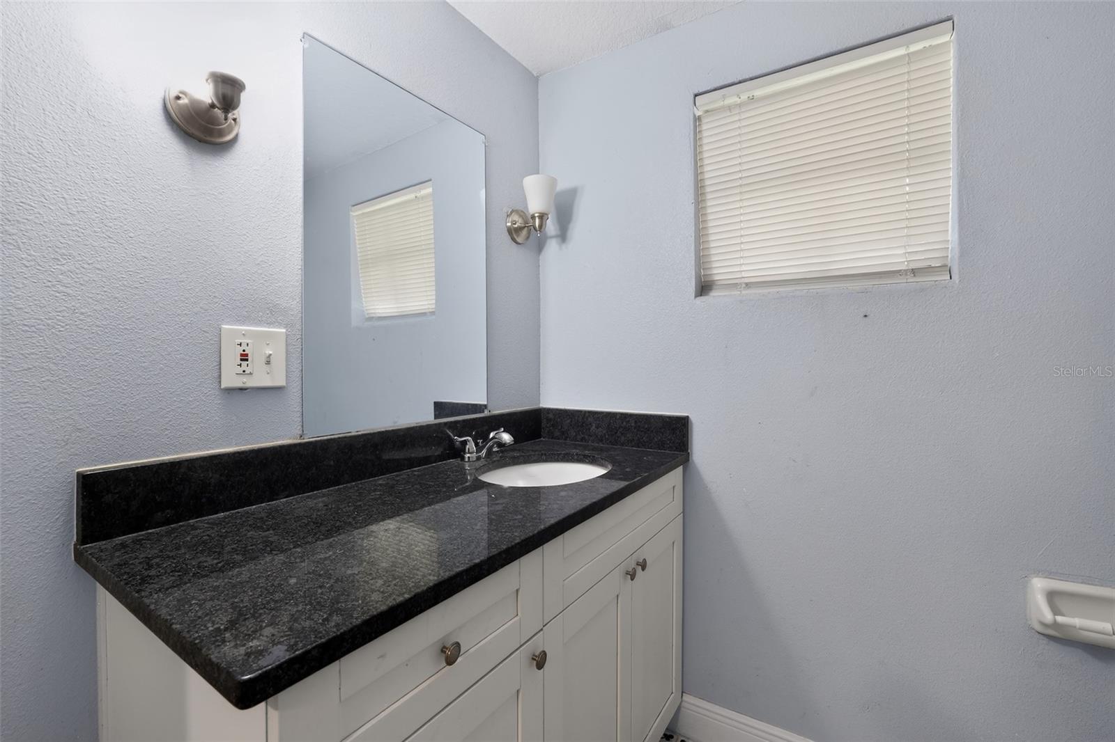 10109 MAIN ST — photo 25