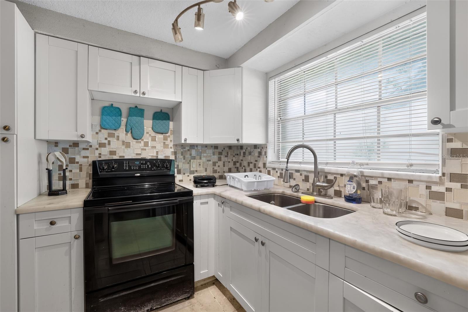 10109 MAIN ST — photo 7