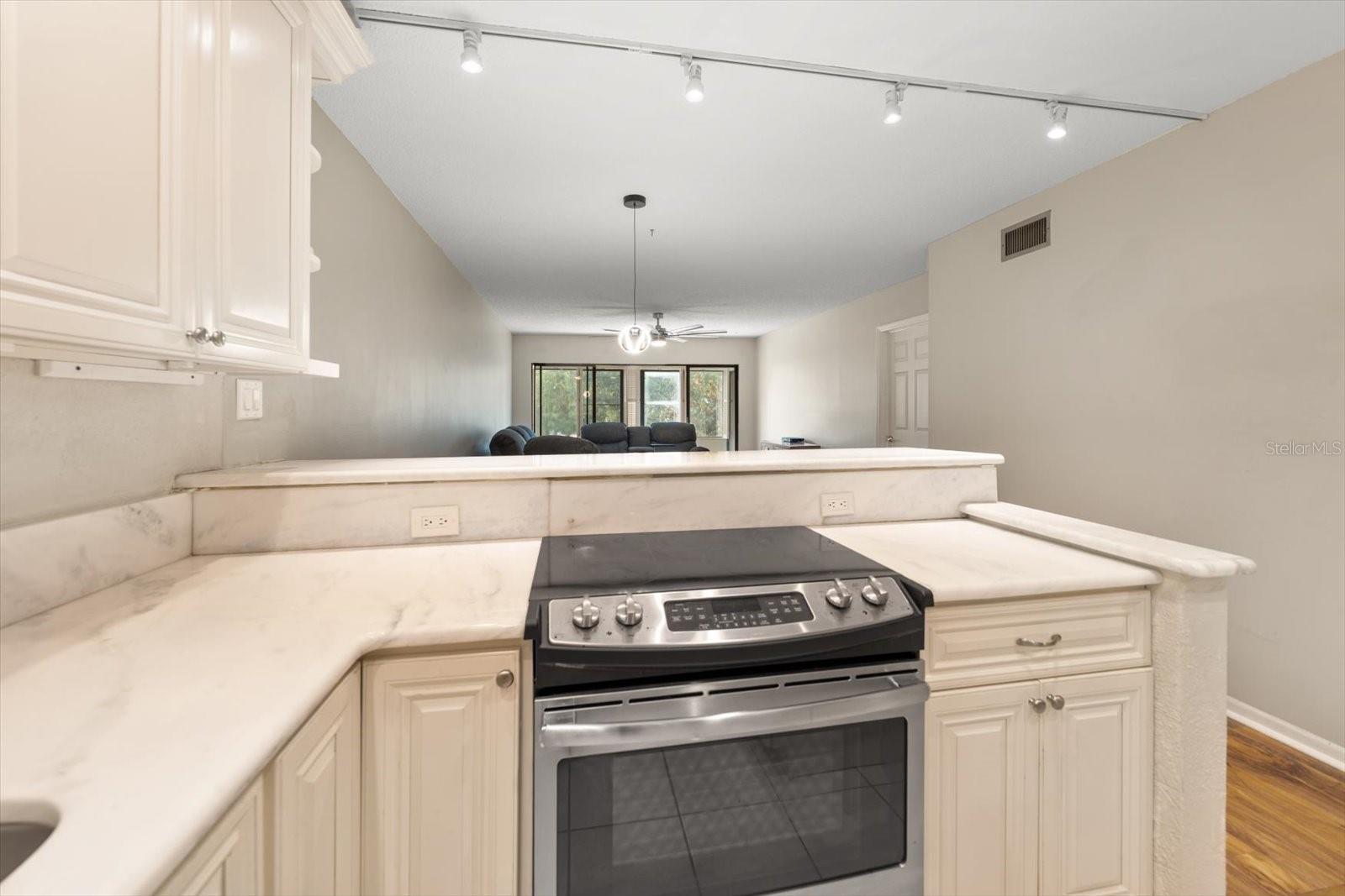 1750 BELLEAIR FOREST DR #B8 — photo 11