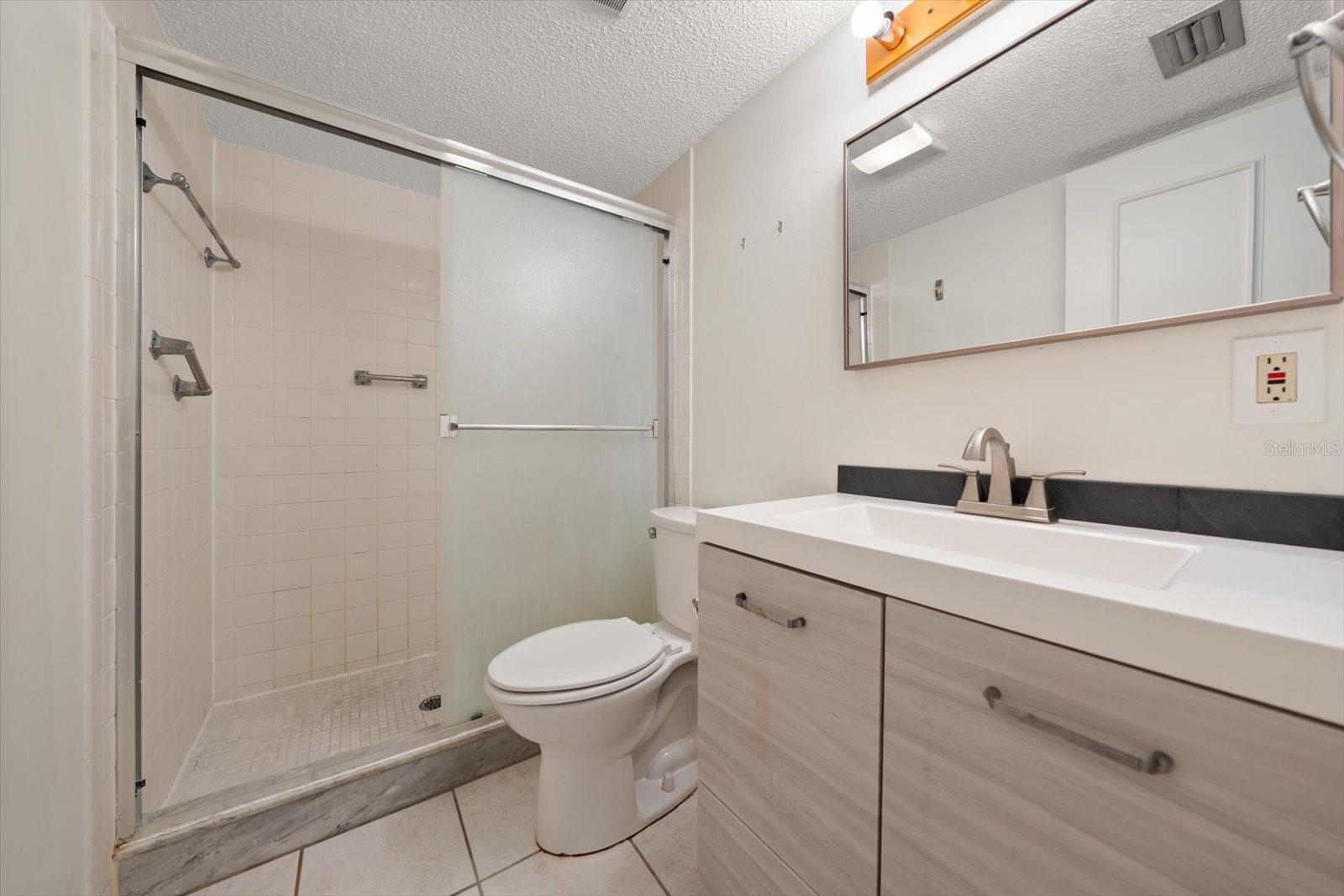 1750 BELLEAIR FOREST DR #B8 — photo 31