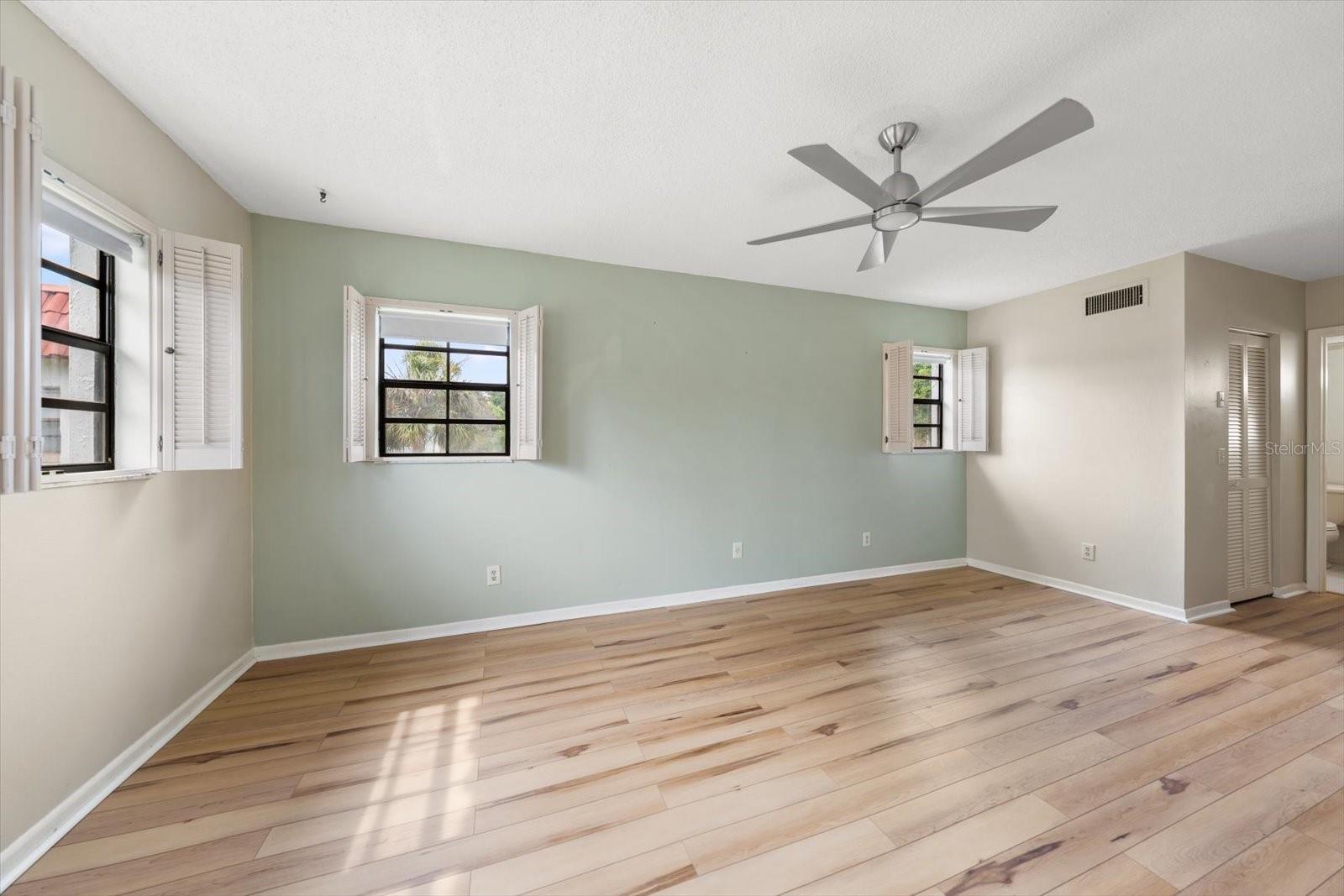1750 BELLEAIR FOREST DR #B8 — photo 24