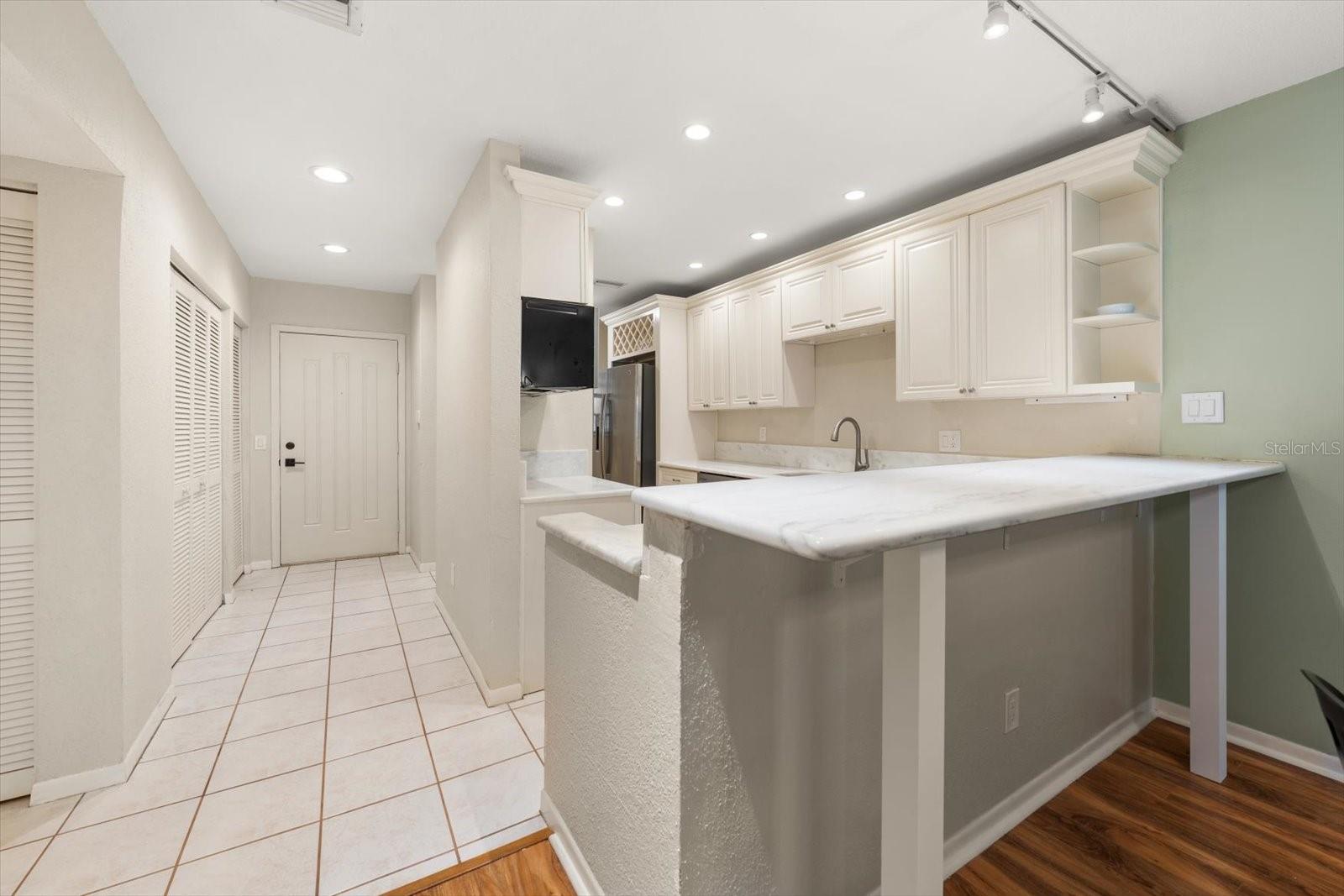 1750 BELLEAIR FOREST DR #B8 — photo 16