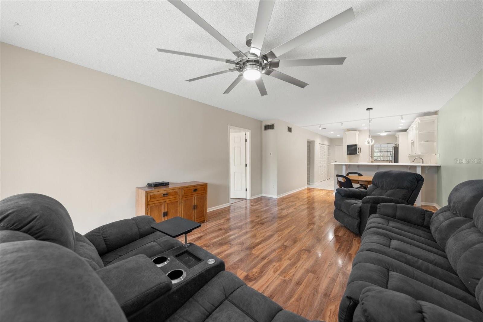1750 BELLEAIR FOREST DR #B8 — photo 20