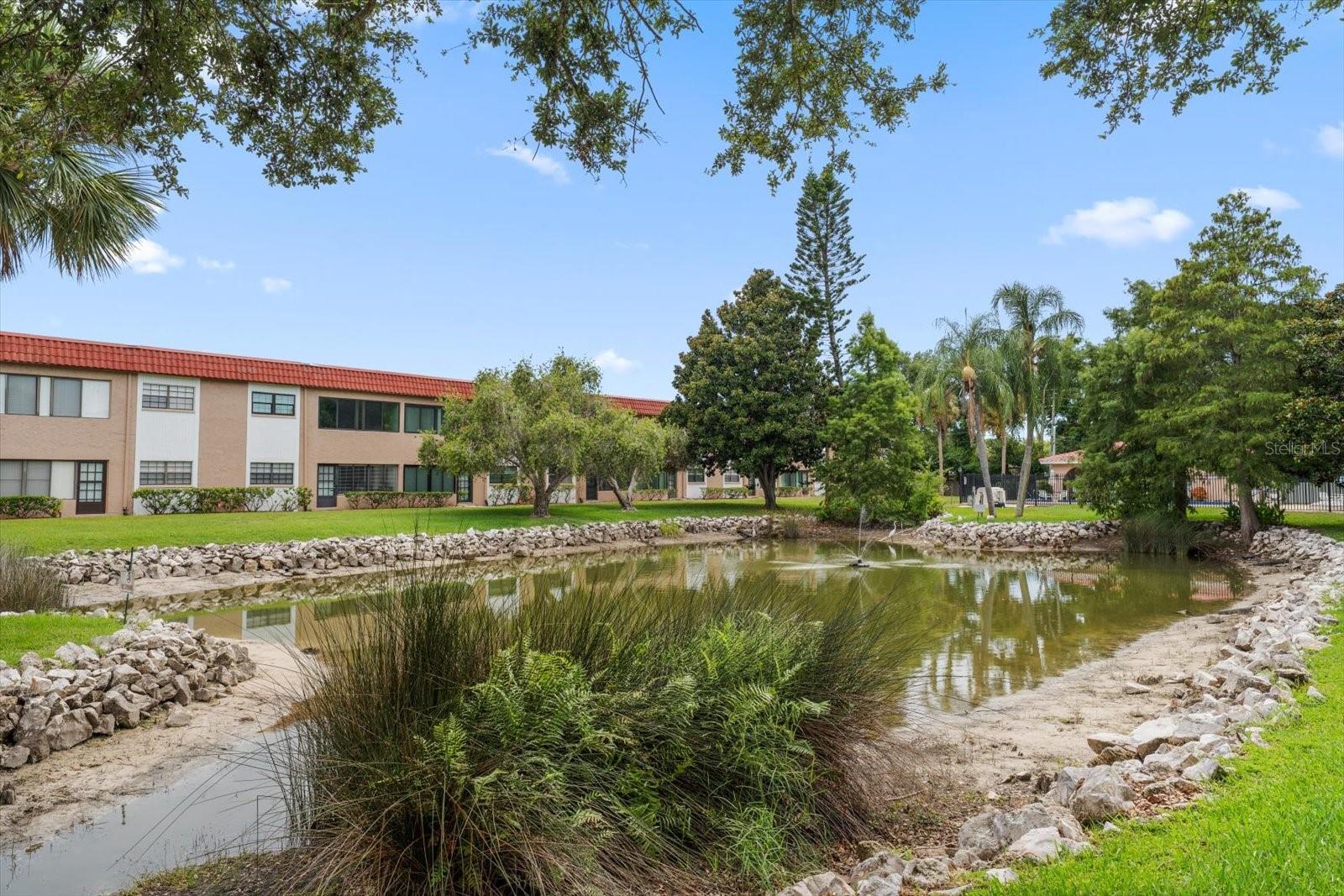 1750 BELLEAIR FOREST DR #B8 — photo 35