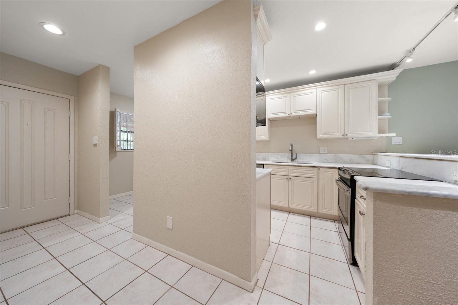 1750 BELLEAIR FOREST DR #B8 — photo 15