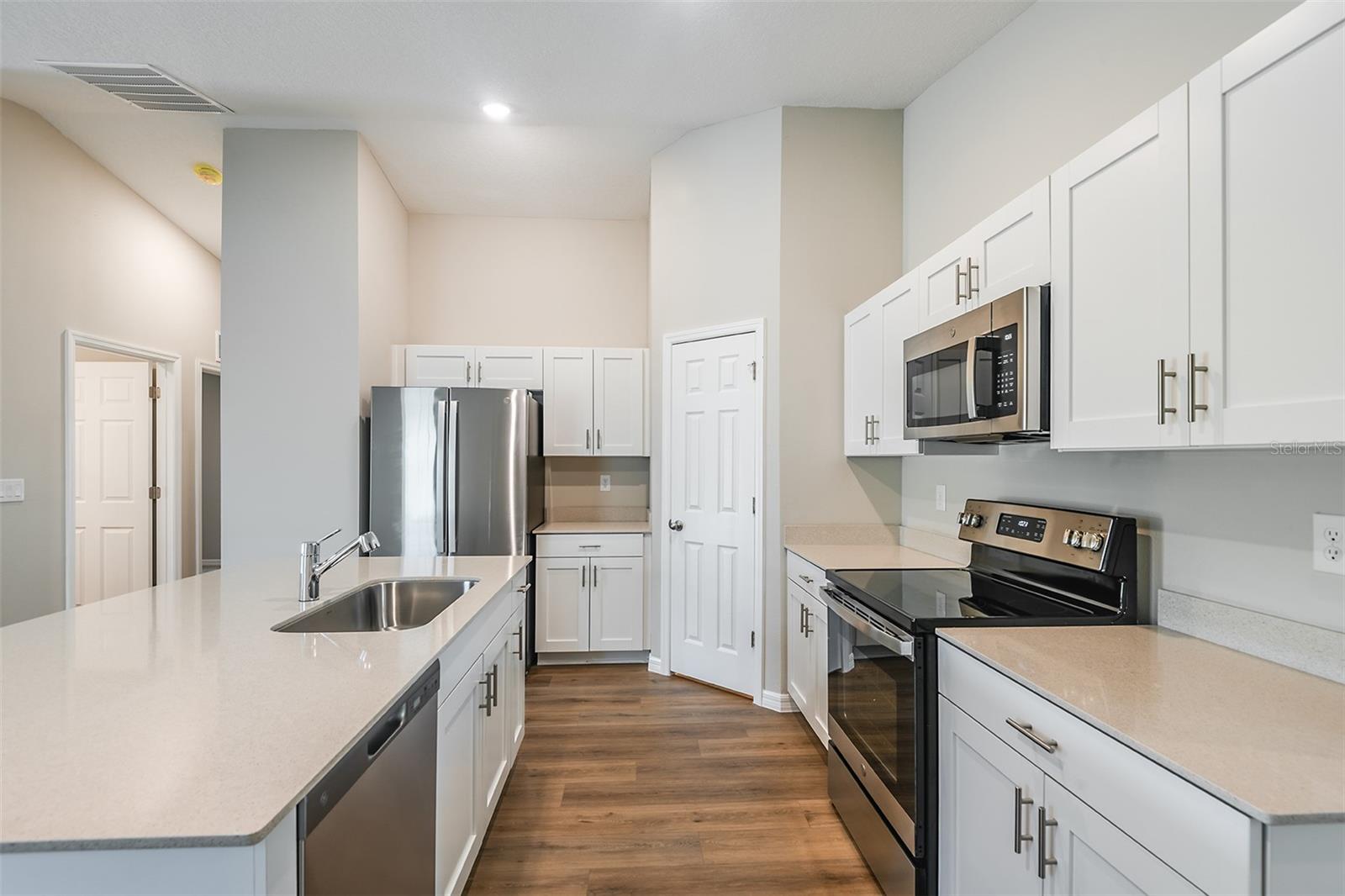9136 BELLEVIEW FOREST PASS — photo 10