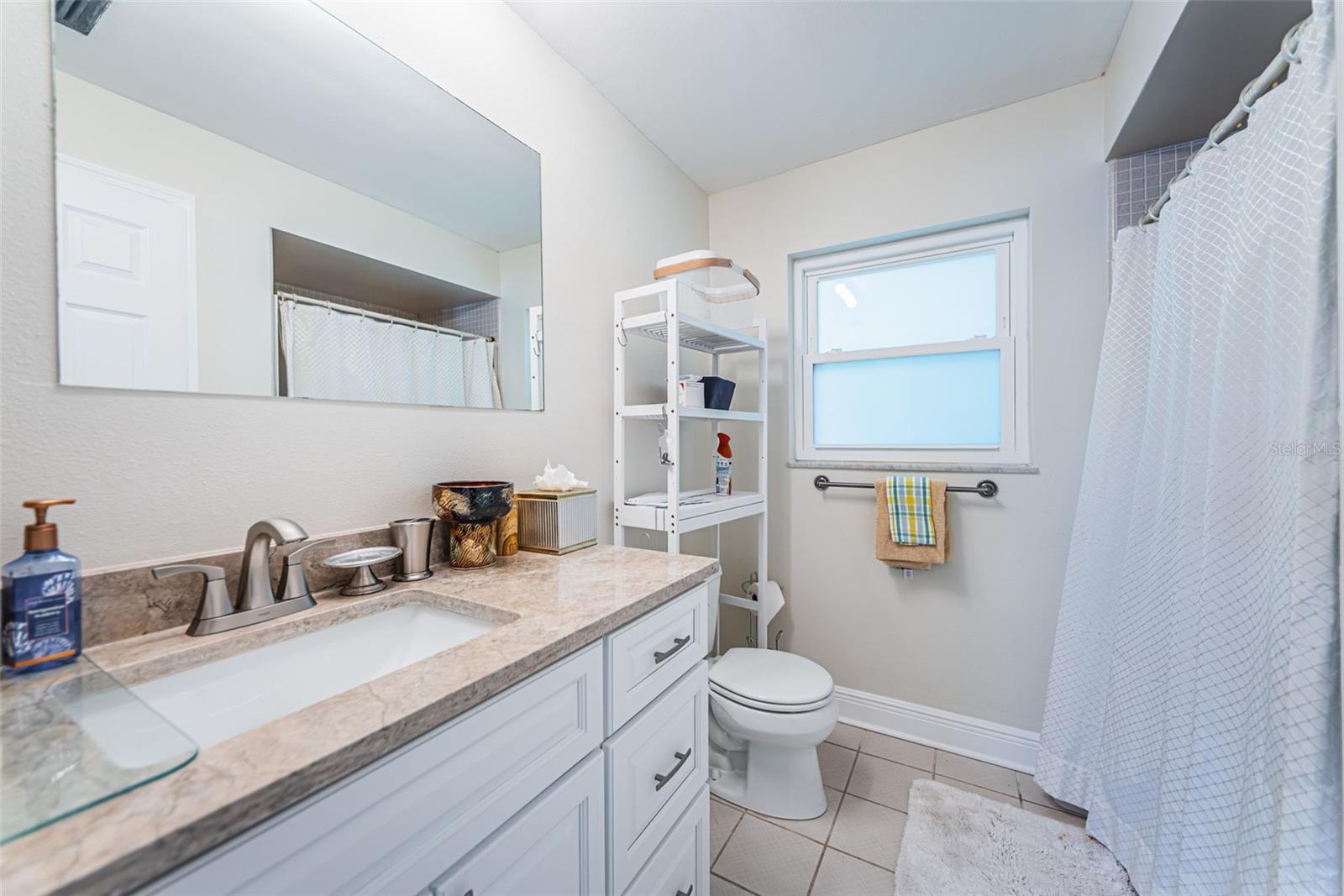 5230 VENETIAN BLVD NE — photo 32