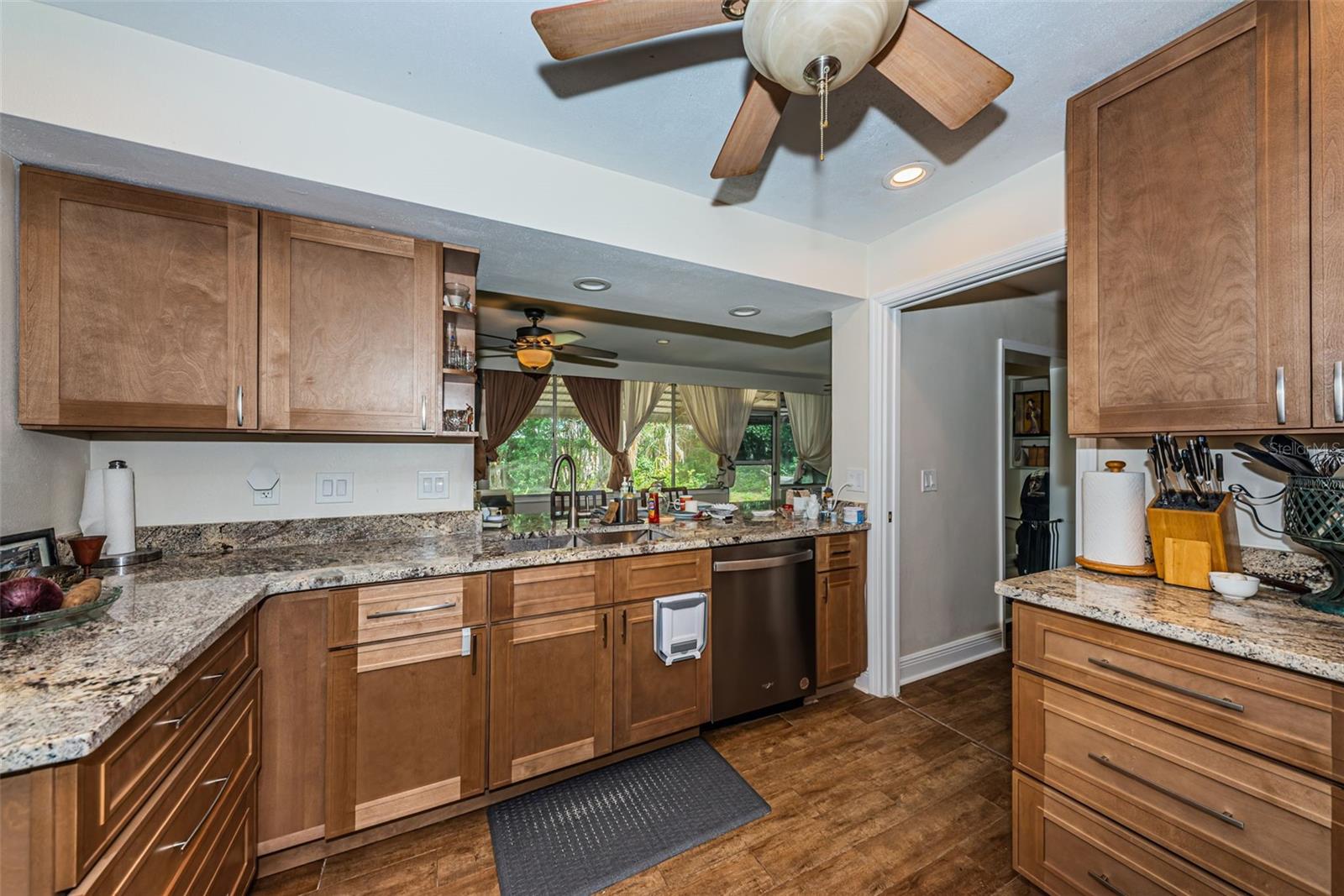 5230 VENETIAN BLVD NE — photo 13