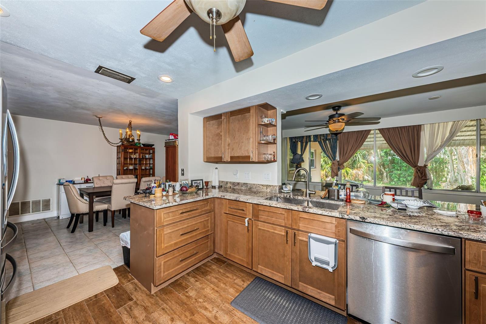 5230 VENETIAN BLVD NE — photo 14