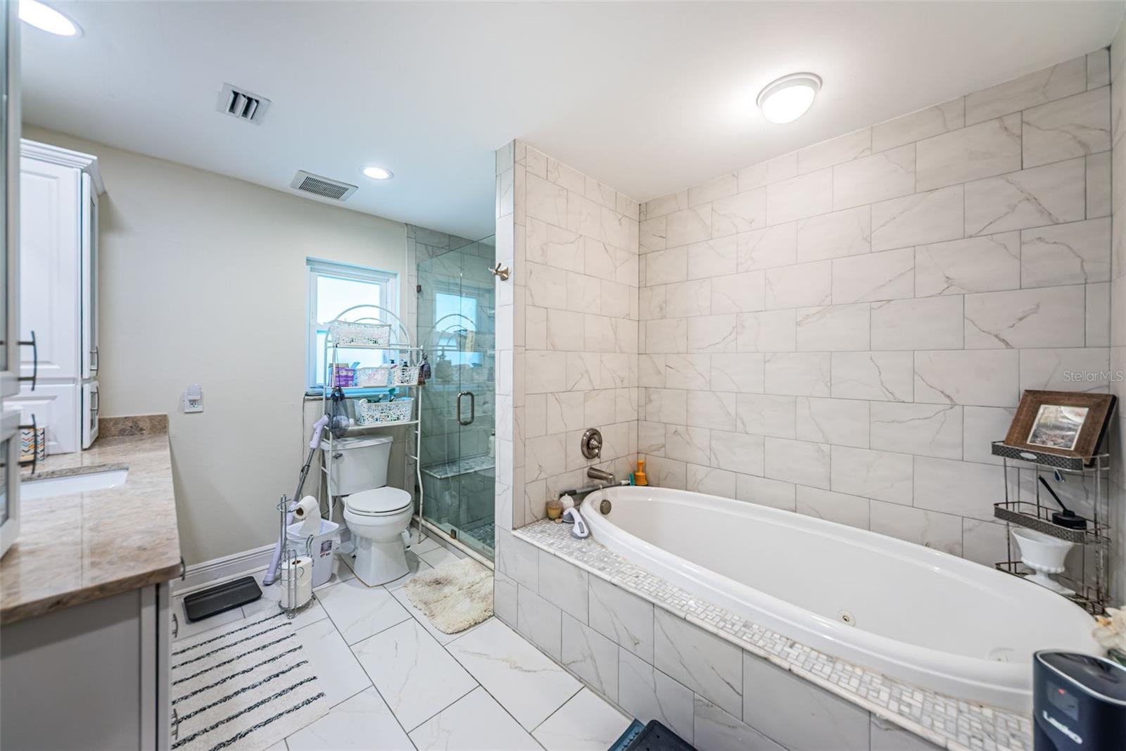 5230 VENETIAN BLVD NE — photo 24