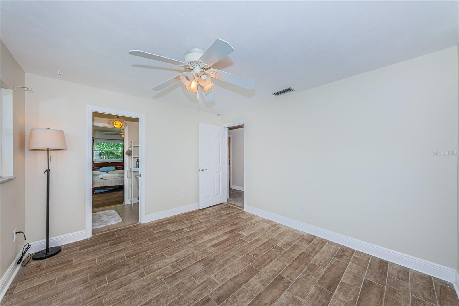 5230 VENETIAN BLVD NE — photo 30