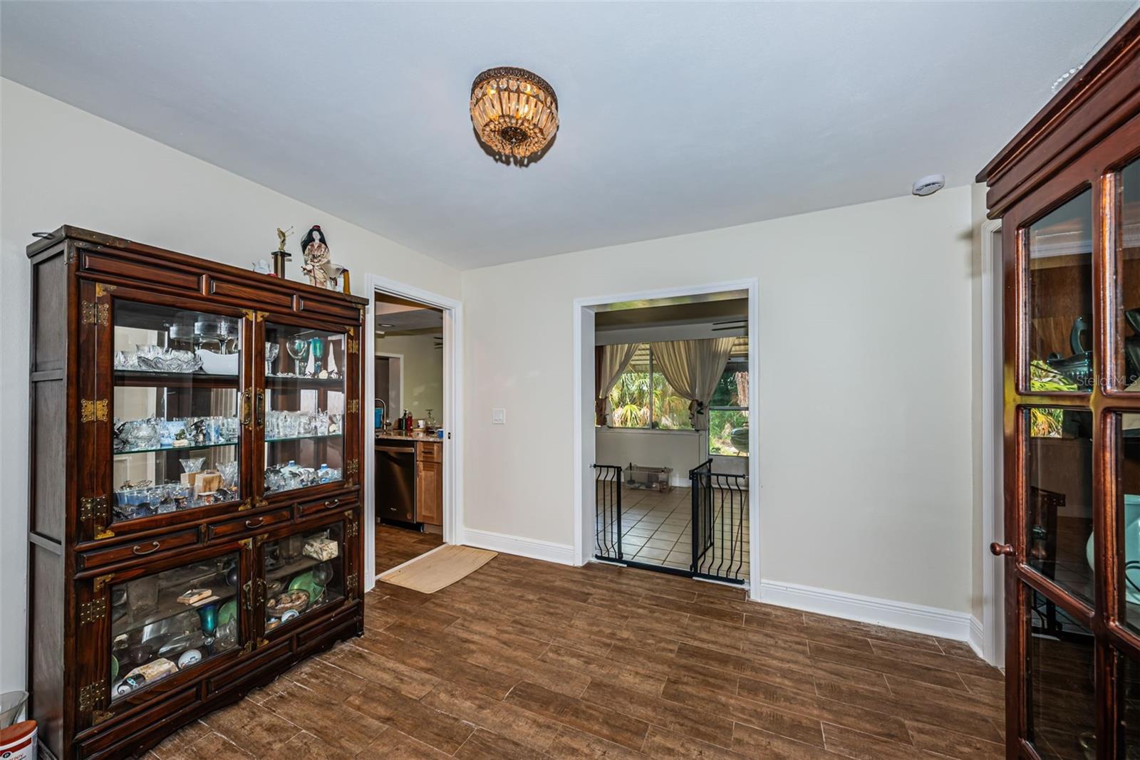 5230 VENETIAN BLVD NE — photo 8